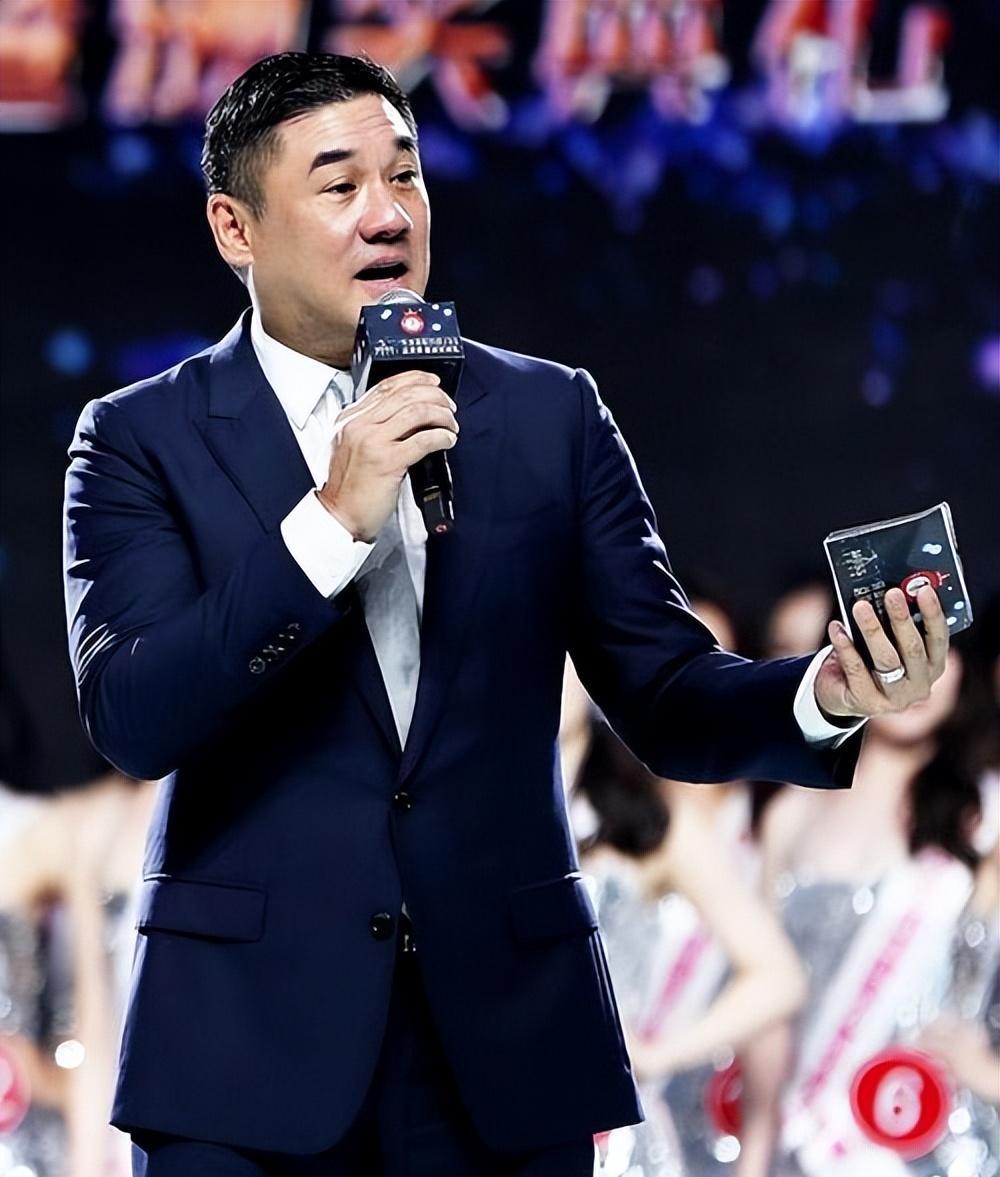 59岁吴大维近况曝光豪宅生活与发福身材竟成反差人生