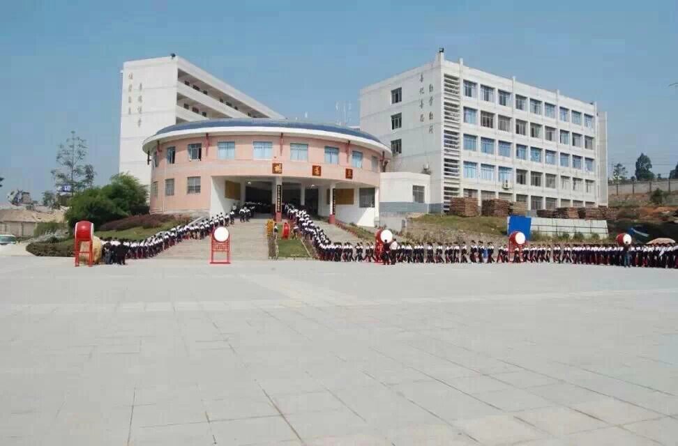 朋友的妈妈也是整天疑心病很重,怀疑老公出轨,给朋