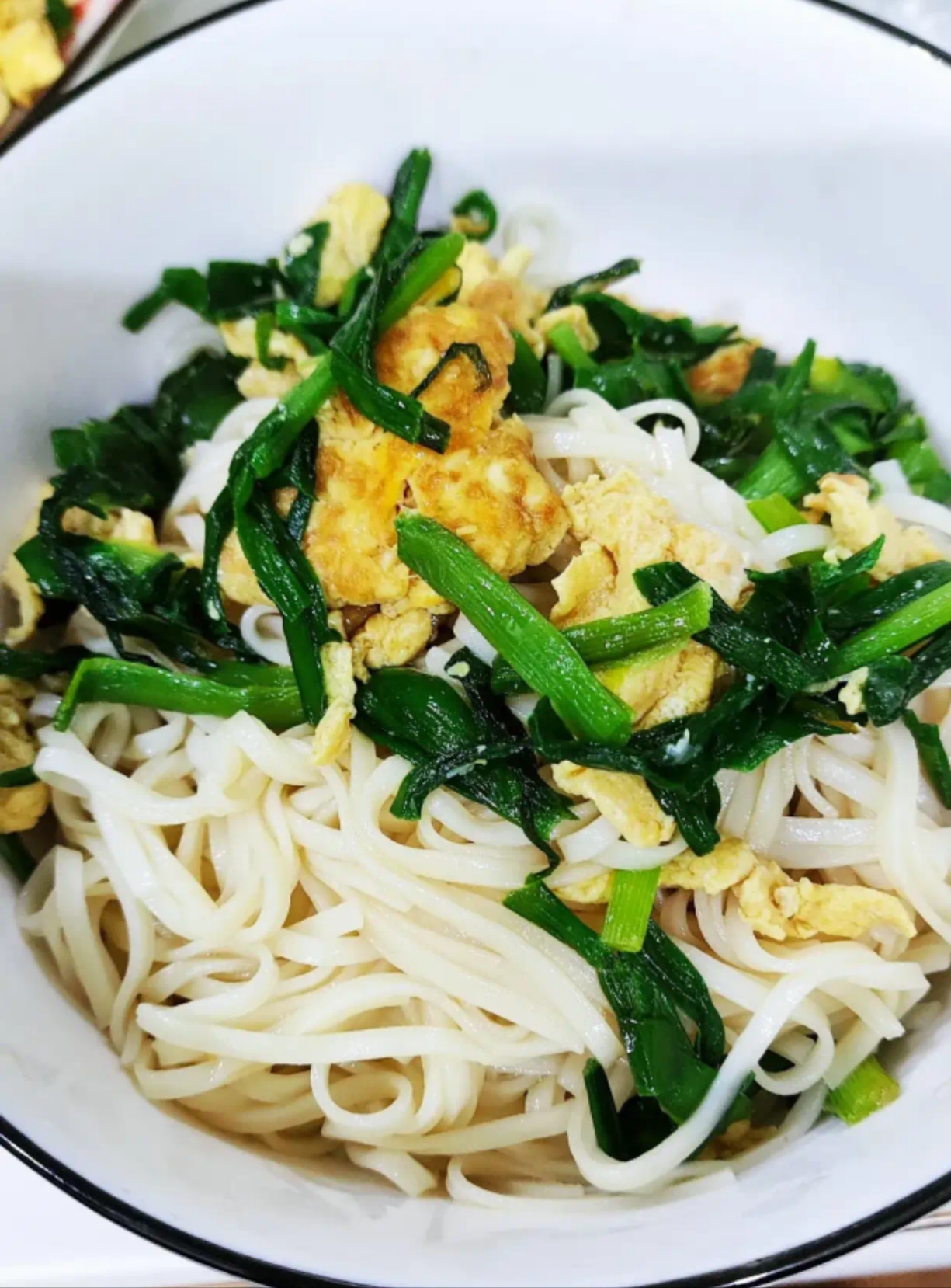 韭菜鸡蛋面图片大全