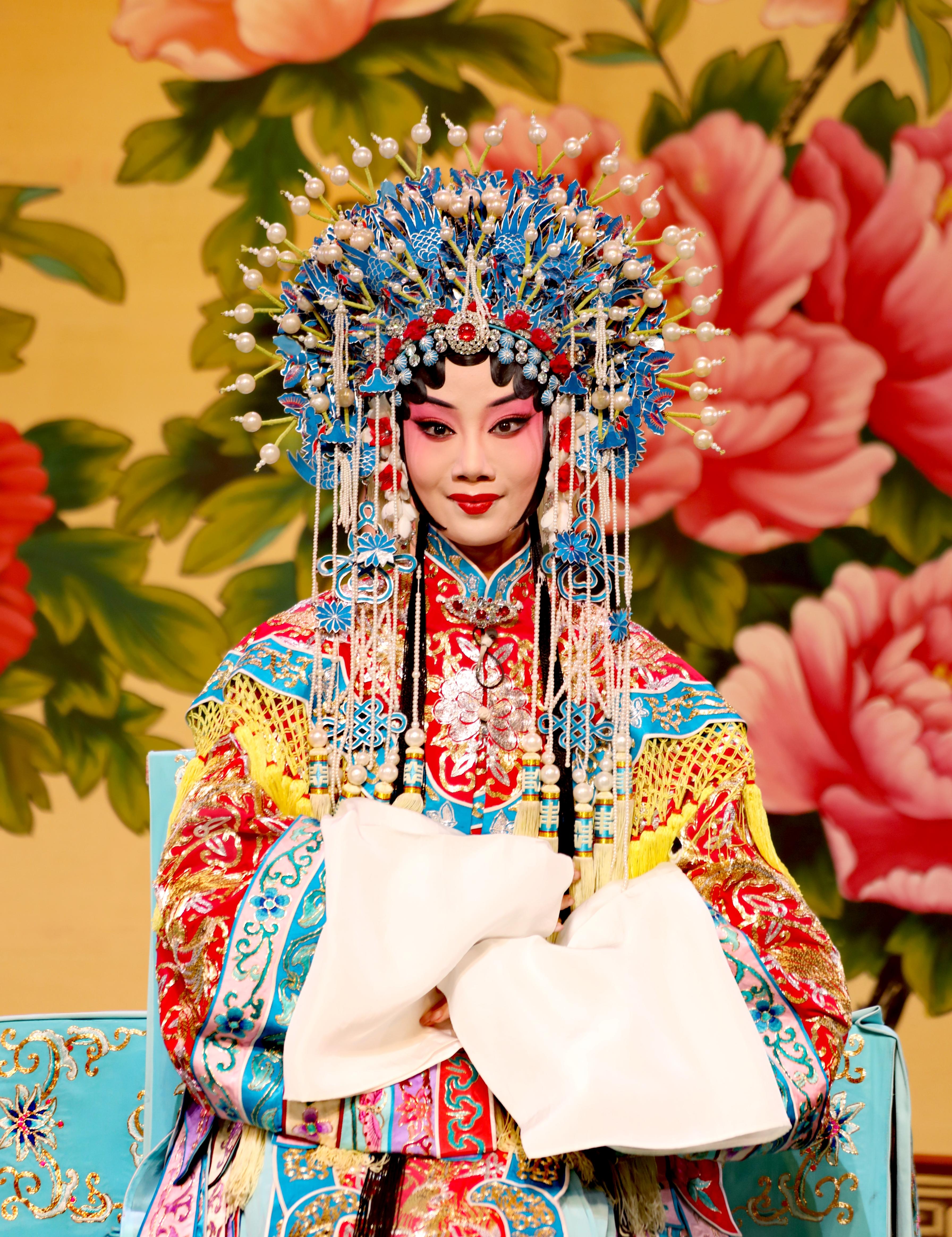 生旦净丑皆成趣,念唱间,兴亡今古. 霸王别姬,贵妃醉酒,几多离聚