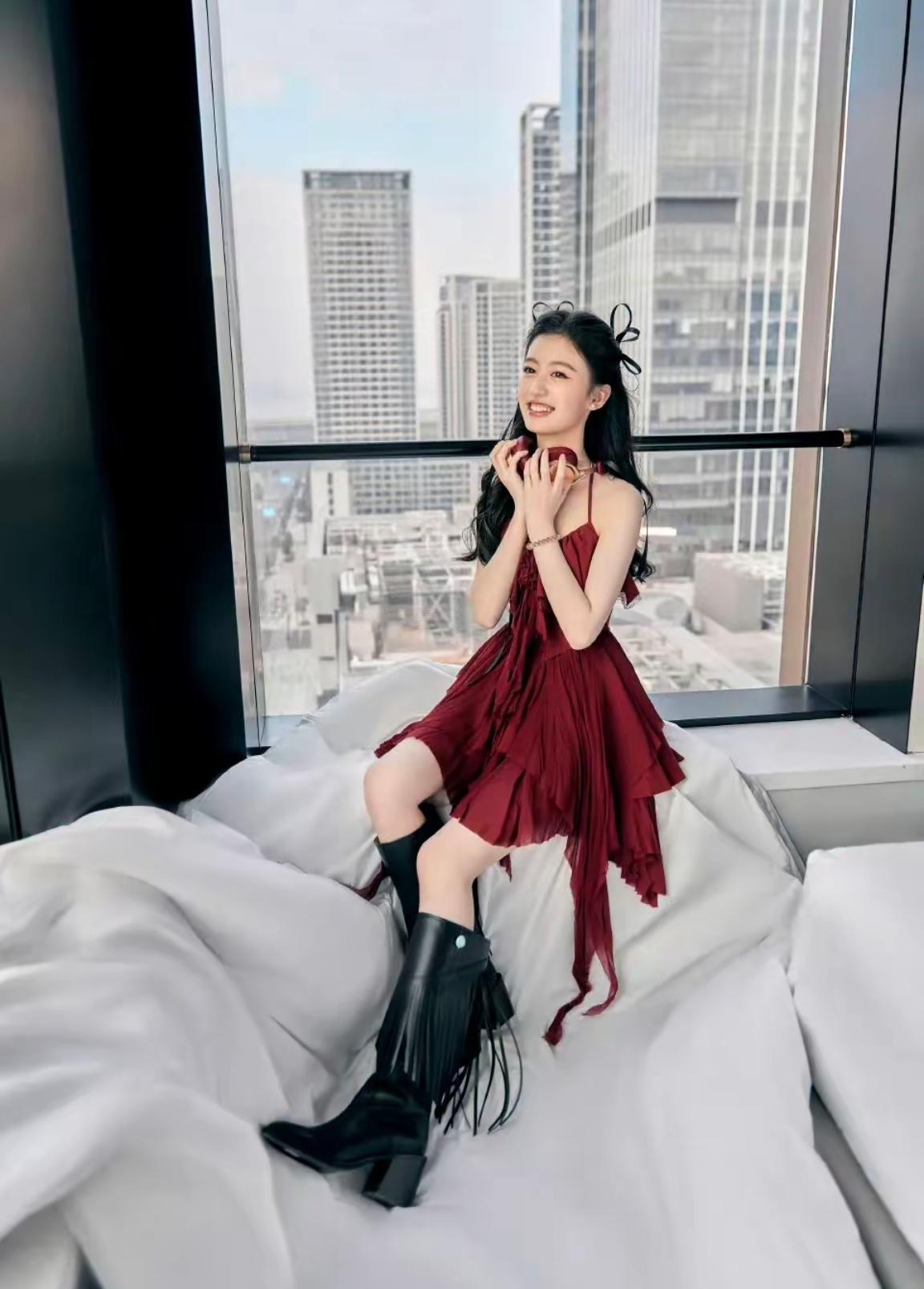 15岁少女裴佳欣近照惊艳看似平凡却颠覆成长美学认知
