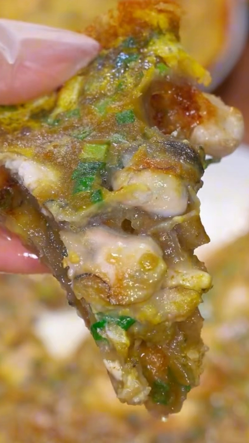 潮汕经典名小吃蚝仔煎,做法简单,十分钟就搞定,外酥里糯巨鲜香