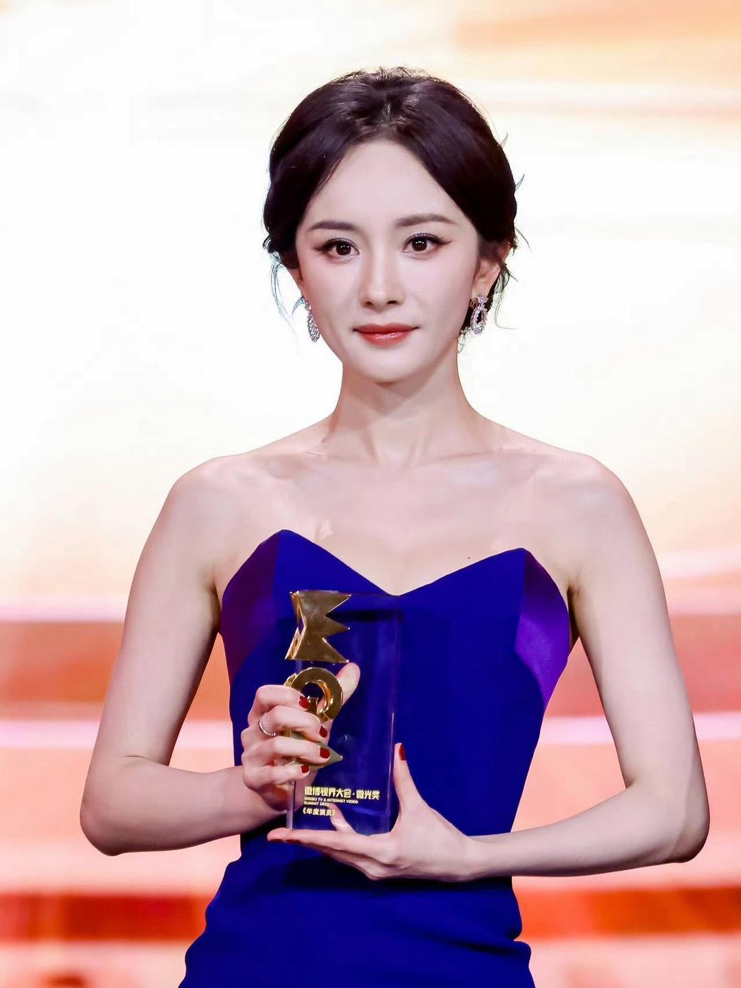 黄晓明杨幂斩获年度演员 11月3日2025微博视界大会在北京圆满落幕