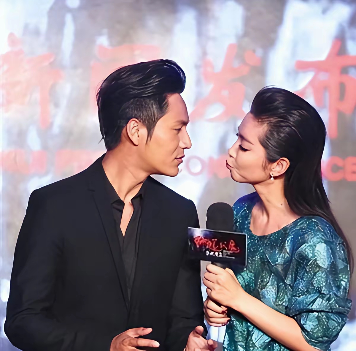 一次电影发布会,李冰冰问陈坤:"我这所有接吻,拥抱,洗澡的戏,都和你拍