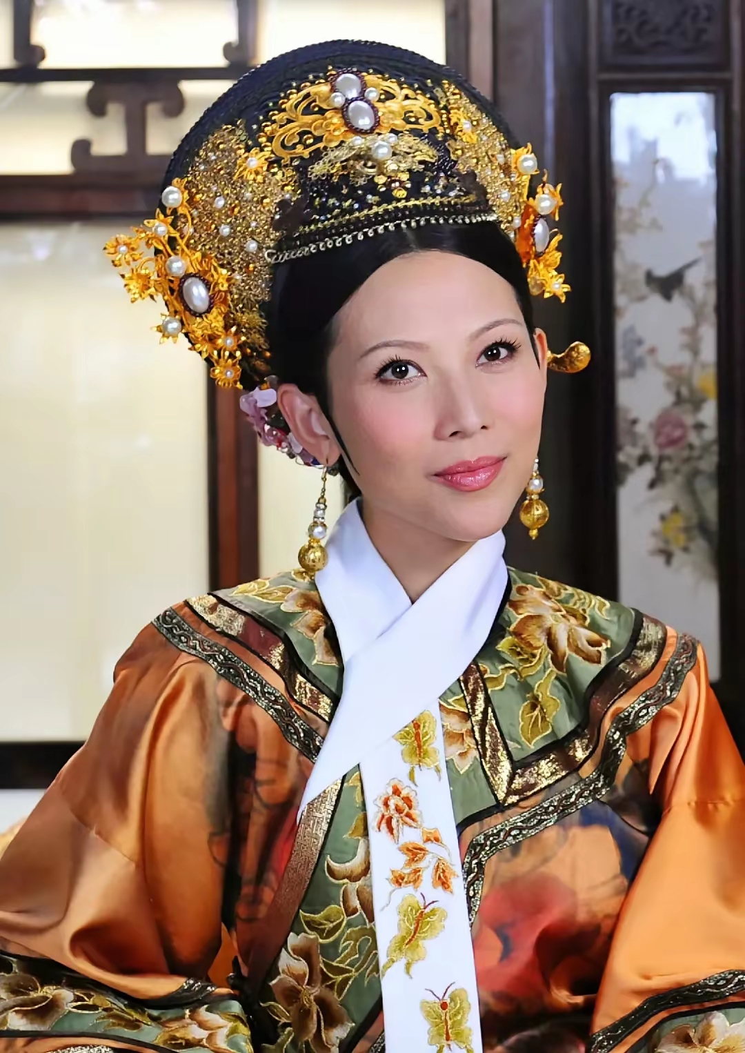 看蔡少芬年轻时候的电影,简直惊为天人,太漂亮了,一副我见犹怜,处处