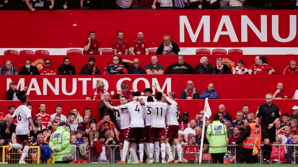 曼联继续保持不败，英超竞争激烈(英超曼联对)