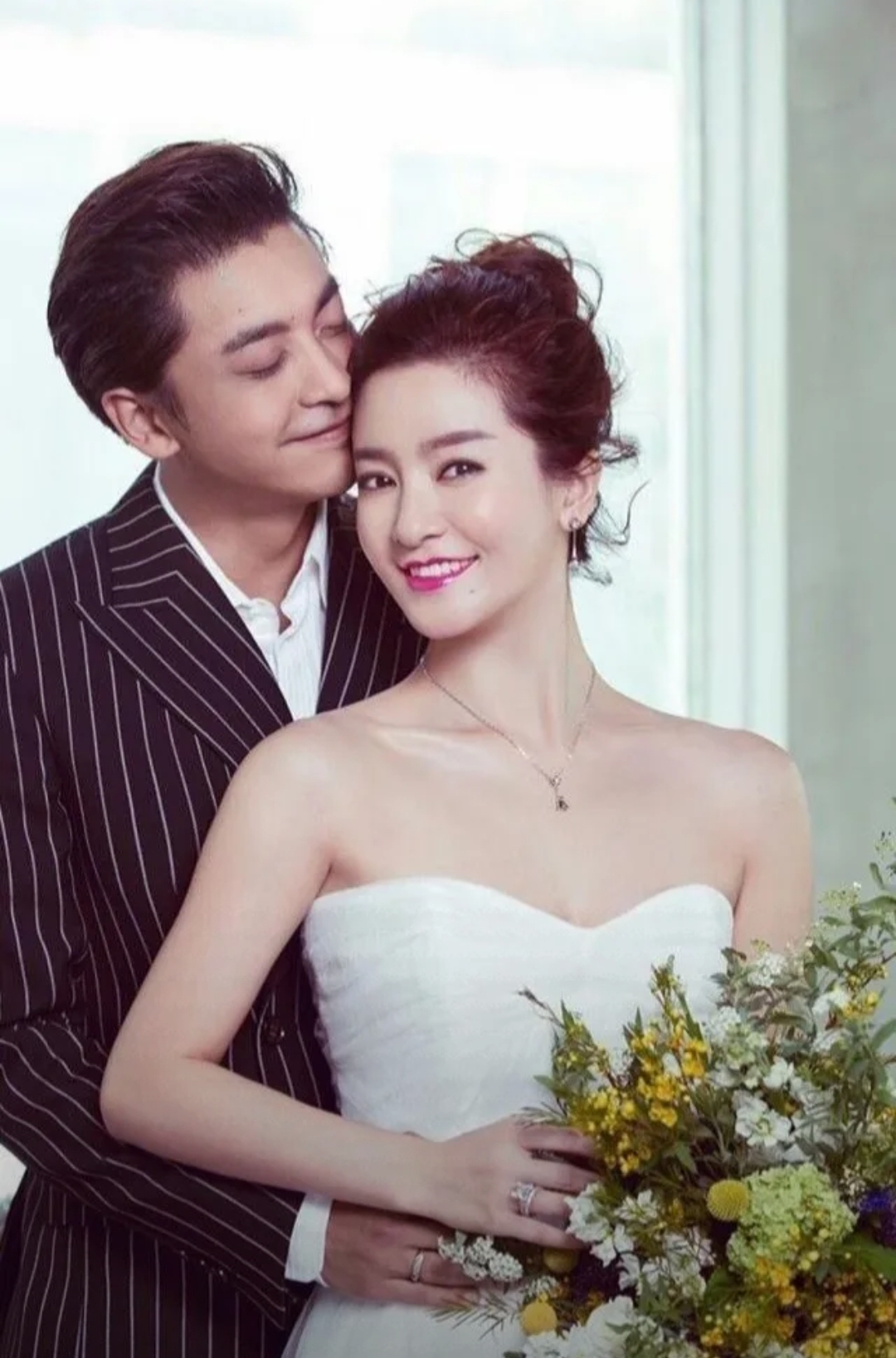 时光悄然走过九载春秋,李晟与李佳航的婚姻宛如一首浪漫的恋曲,始终