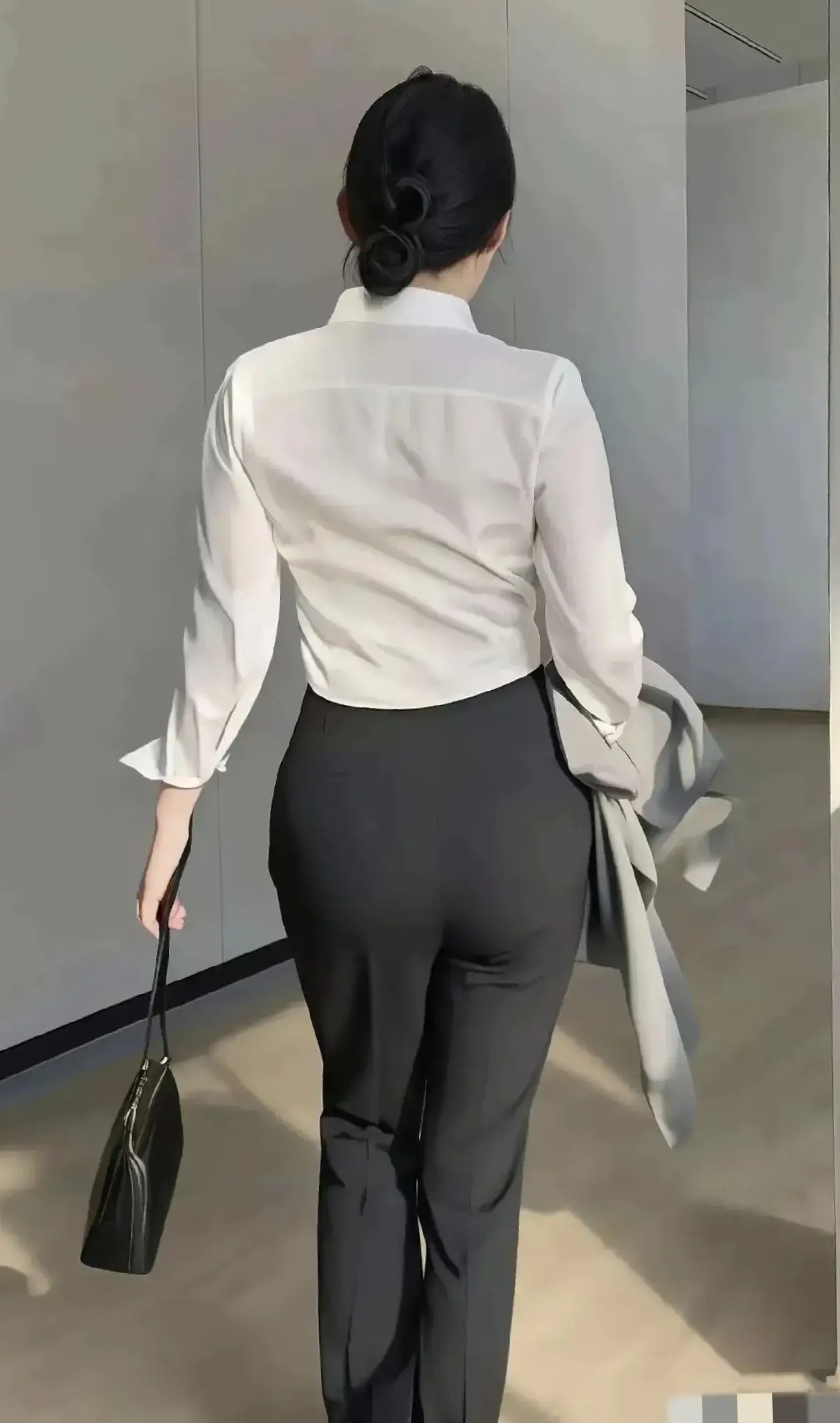 我们都爱聊八卦职业女性图片职业美女身材职业女性背影图片包臀