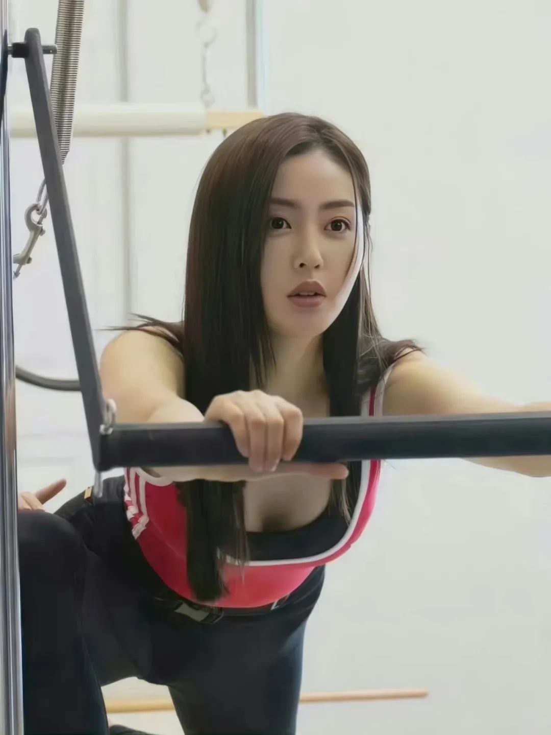 张天爱瑜伽服,健康好身材