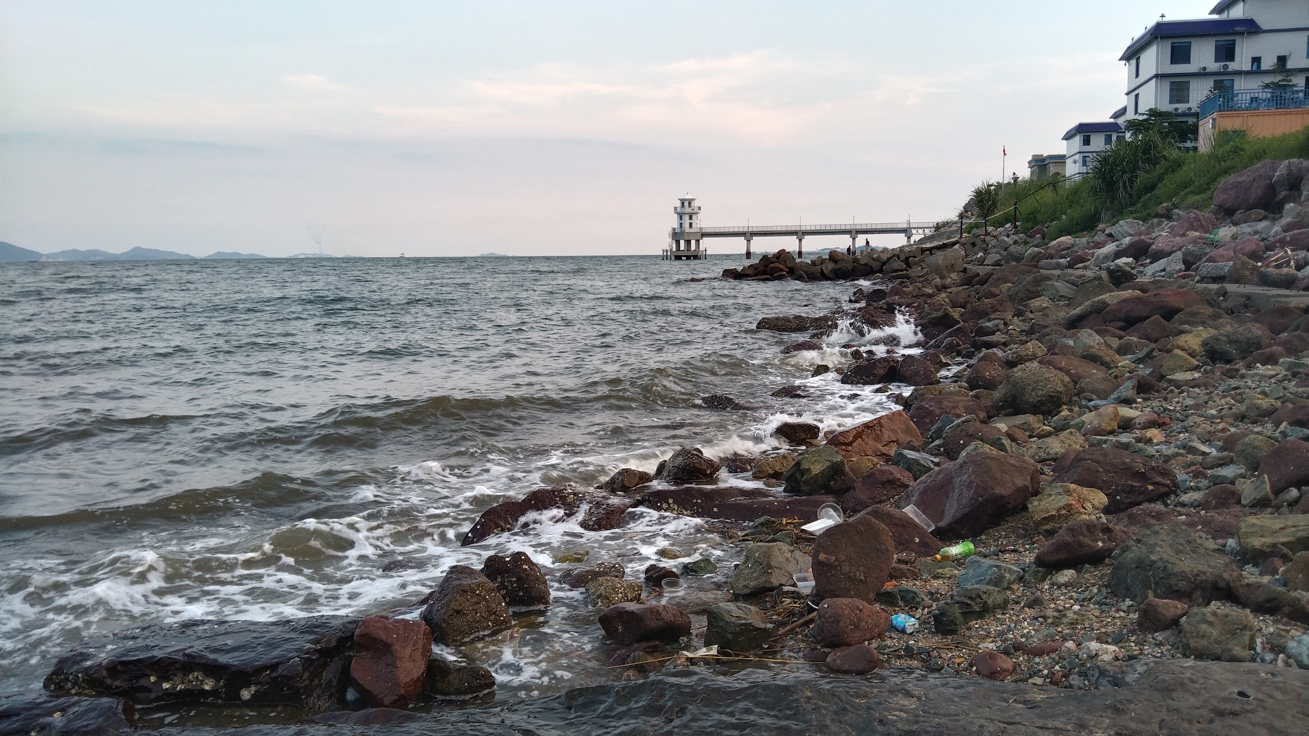 惠州大亚湾霞涌镇南端,有一个非常适宜看海的地方