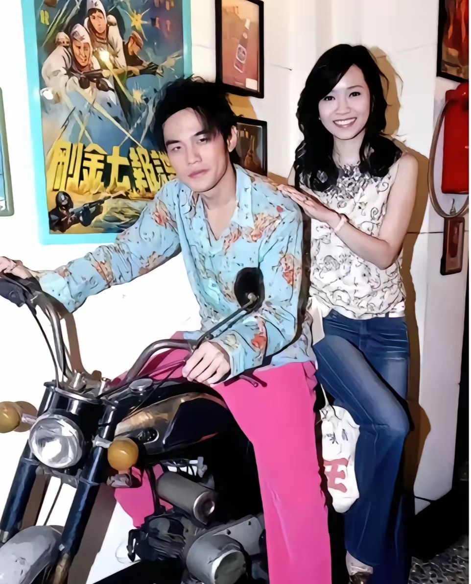 真是不查不知道,一查吓一跳, 没想到,距离侯佩岑哭着对周杰伦说分手