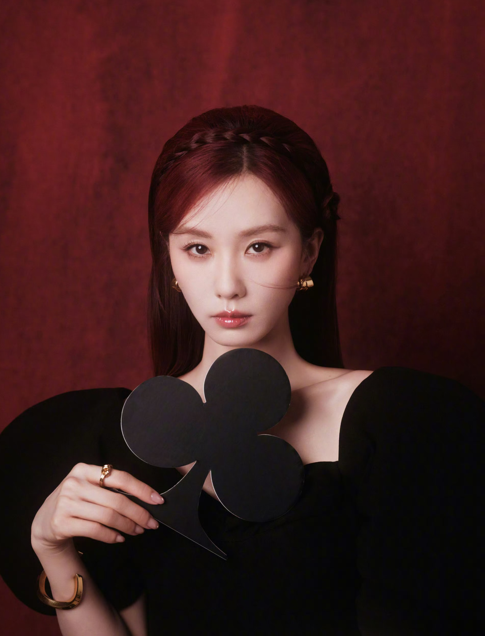 黑长直女星现在一心陪伴生病的父亲