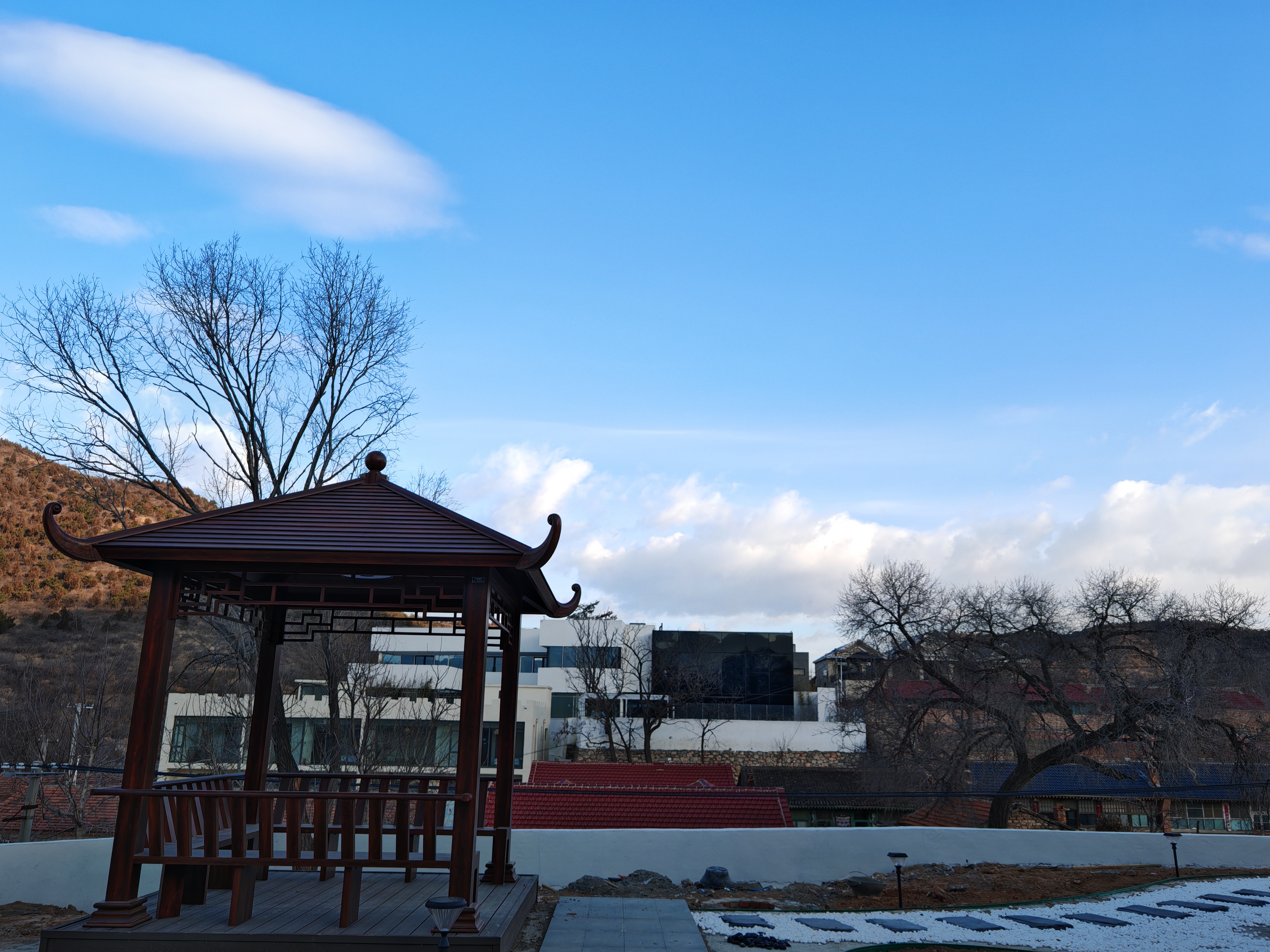 算起来,儿子独自去北京生活已经十年了.在给儿子打电话之前