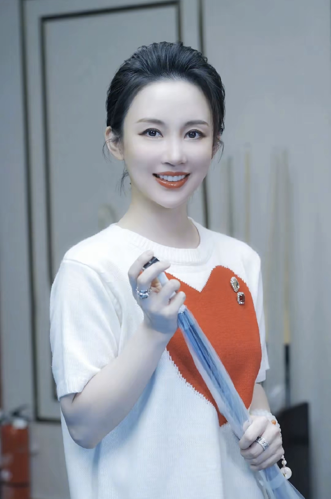 潘晓婷的一组美照中国首位台球世界冠军颜值与球技并存的美女