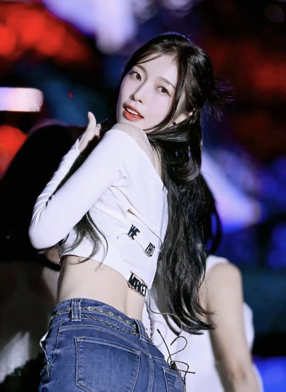 崔乂园的一组美照,拥有性感水蛇腰,她的身材是真的好,爱了爱了