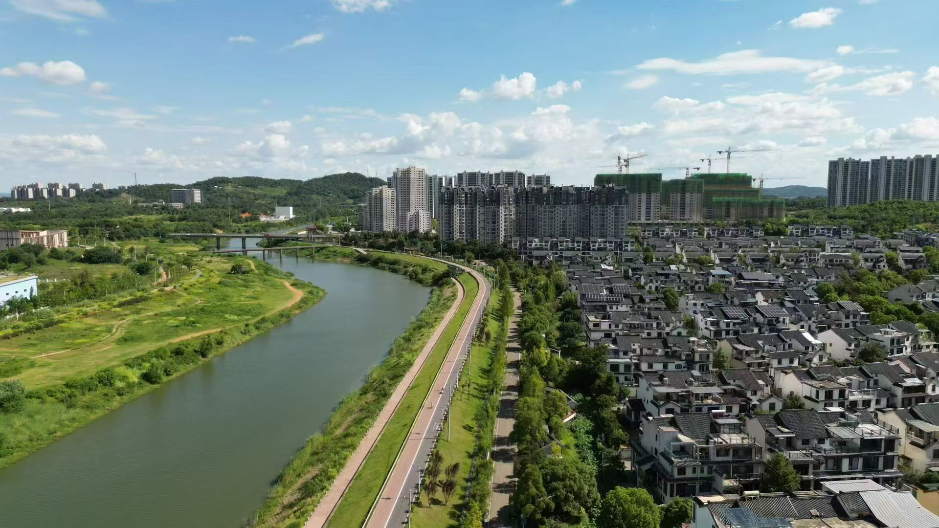 一个家庭中,贫穷也是不公平的,因为贫穷会迫使这个家