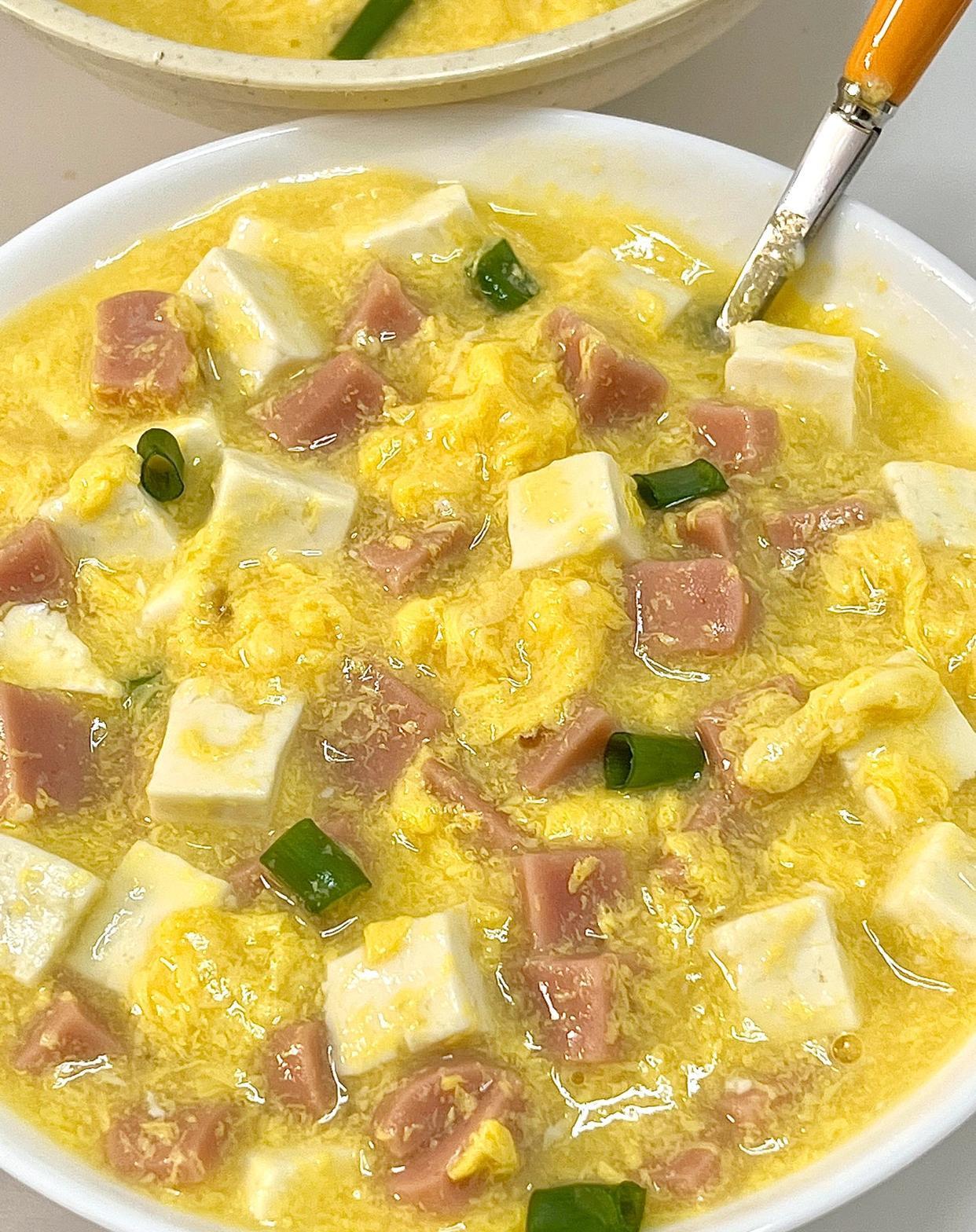 巨鲜掉秤快减肥晚餐吃这个 汤汁浓郁巨鲜的鸡蛋火腿豆腐羹 超简单