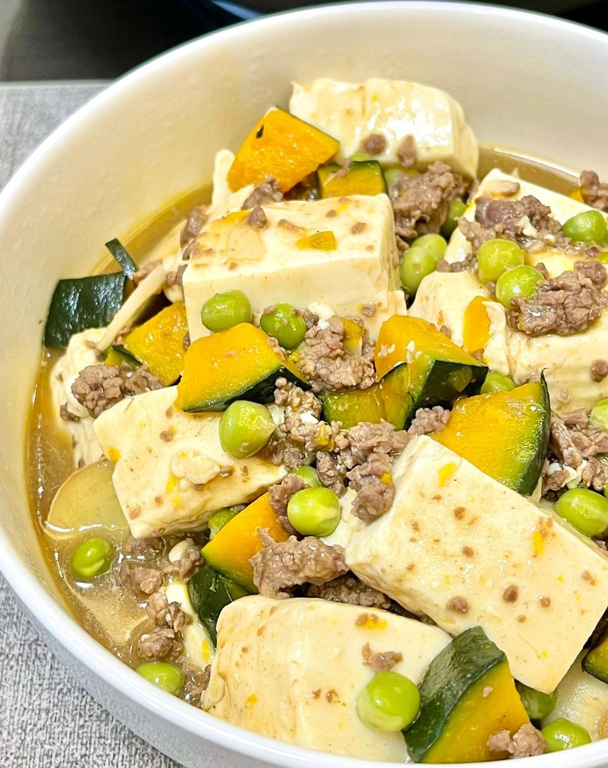 今天分享一道南瓜牛肉末豆腐煲