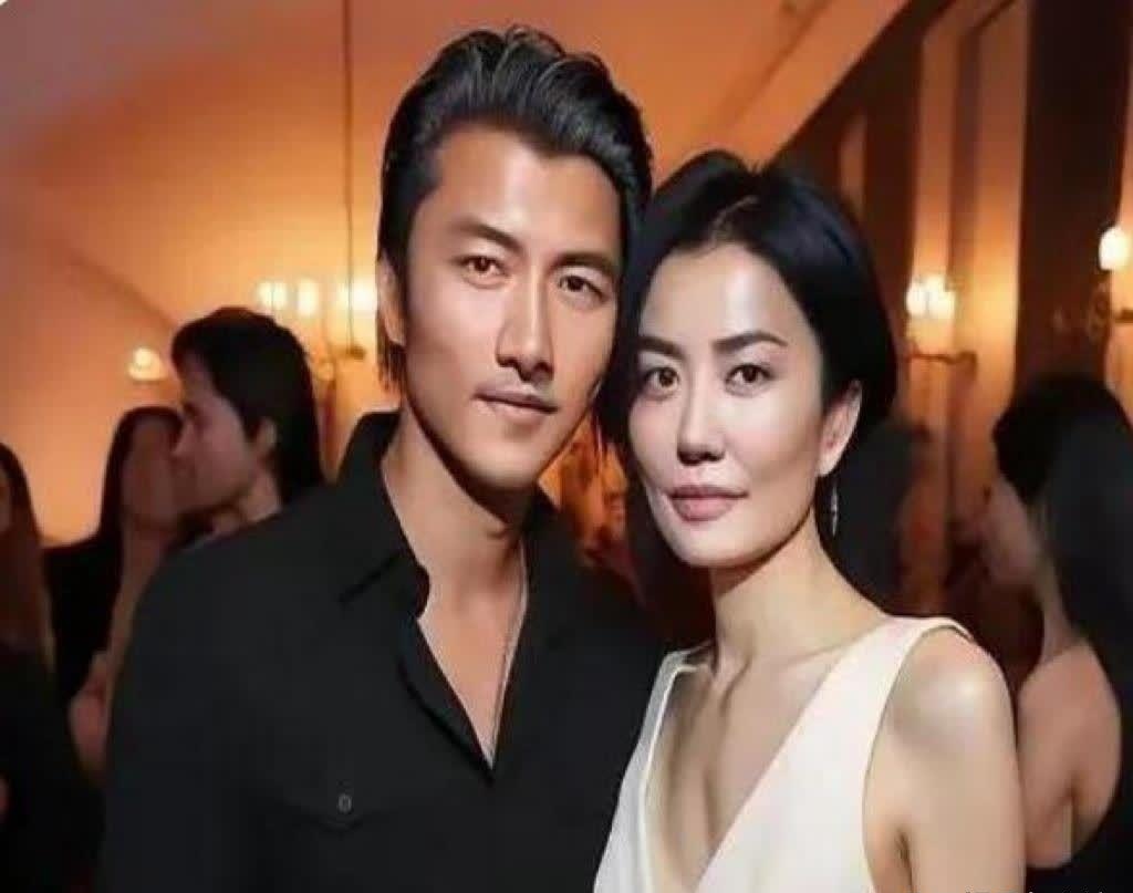 王菲前脚刚迈下春晚的舞台,后脚就心急如焚地往家冲,妆面都花了也顾不