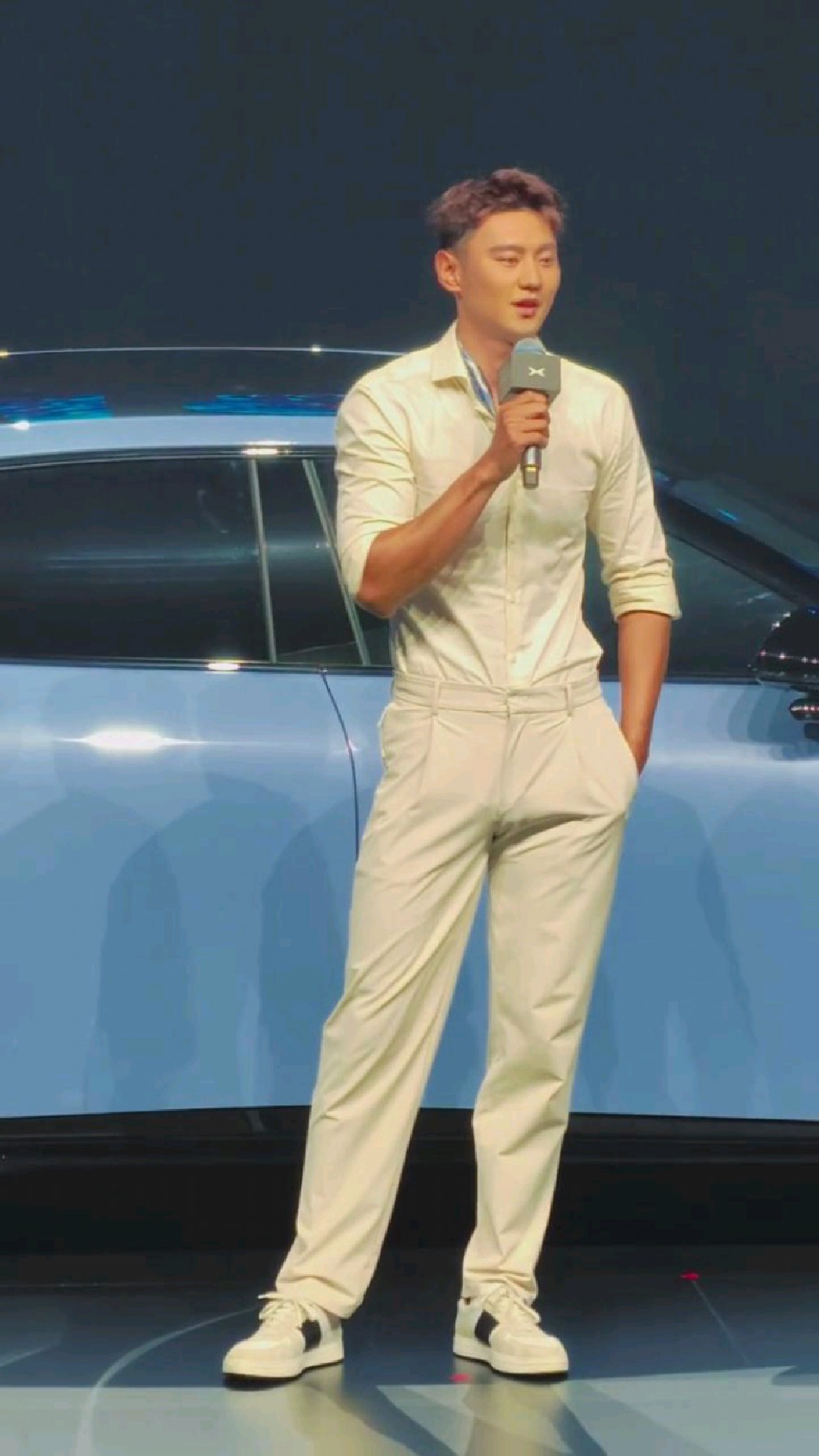 宁泽涛出席汽车发布会