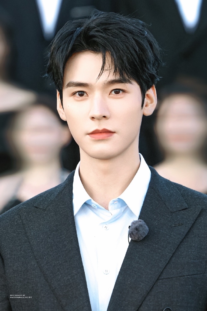 龚俊没绯闻的原因算是弄清楚了,他真的很清醒