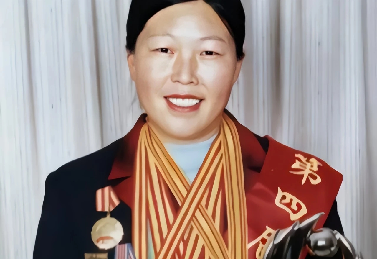 陕西一19岁少女因替父报恩被迫嫁入沙漠,她几次出逃