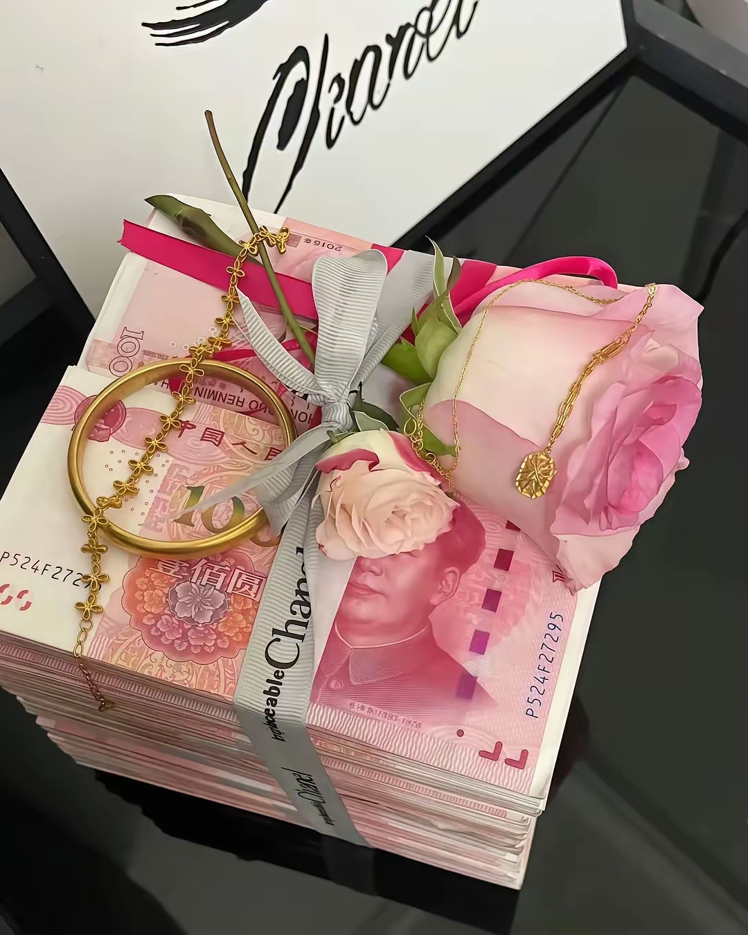 特别是那些看着普普通通的人,一查他们银行卡余额,能把你吓一跳!