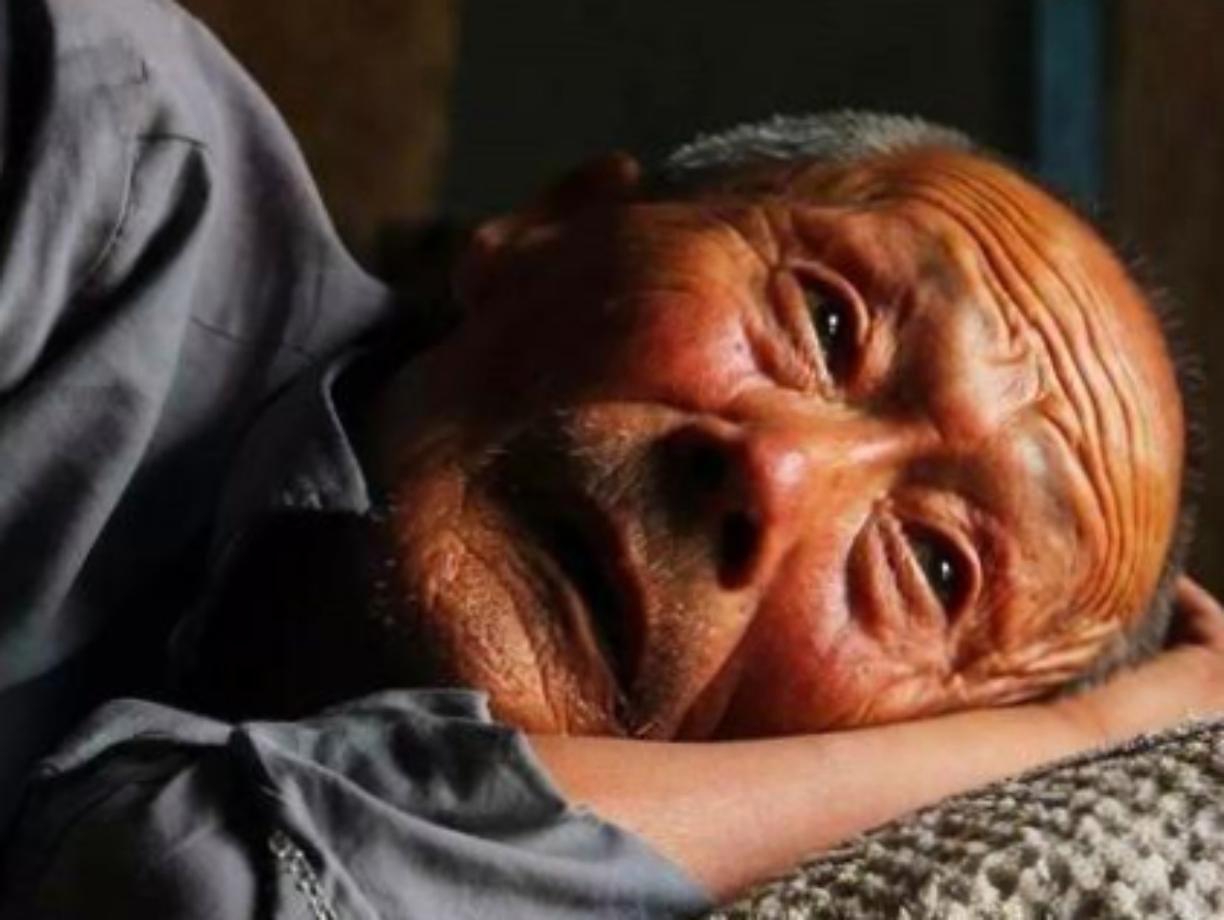 第一个:家里有老人,要给老人留一个房间,哪怕这个房间没有老人咀