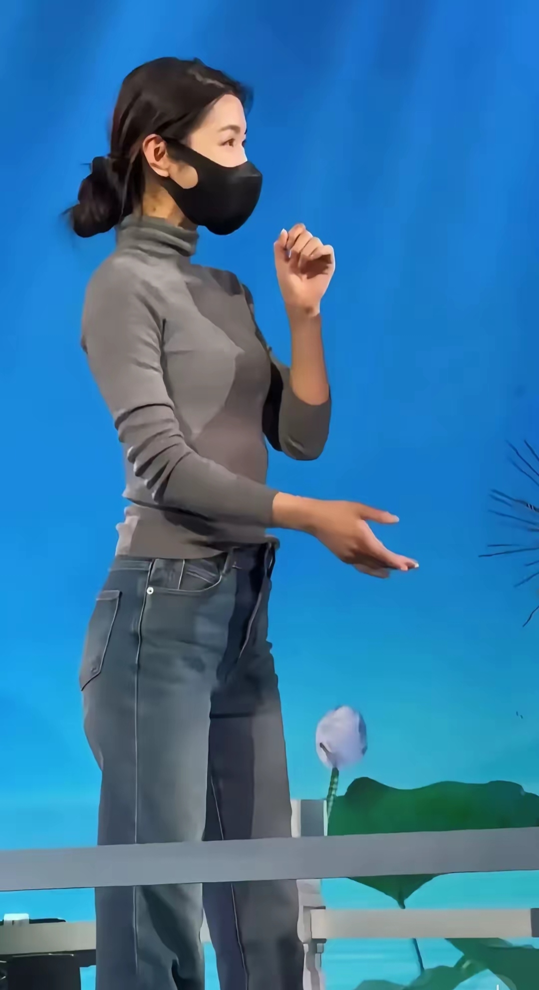 整个春节,比来比去,还是她艳压群芳!