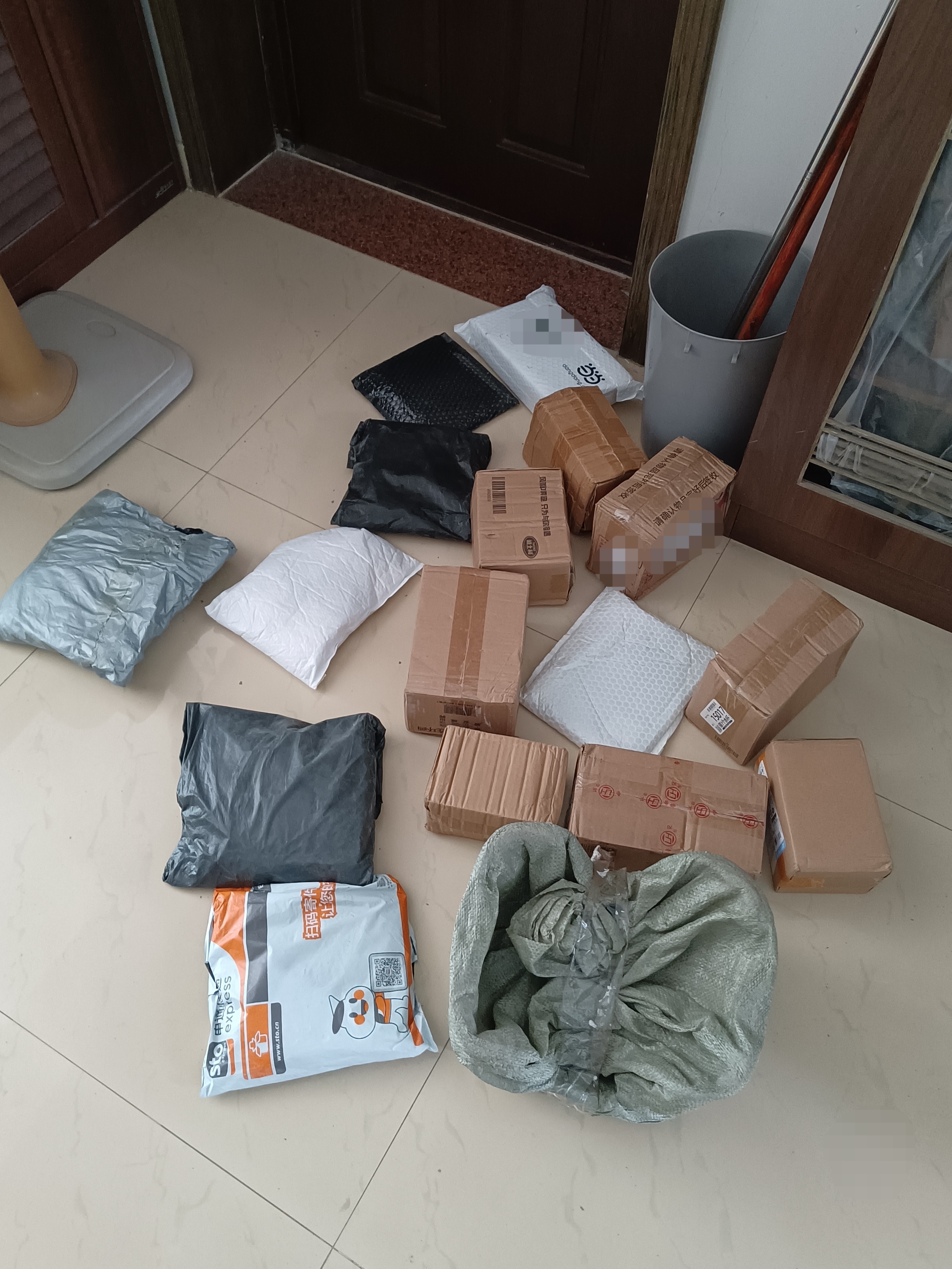 新春佳节吃月饼#随手拍生活# 2024年9月到的20个包裹,2025年元月19日