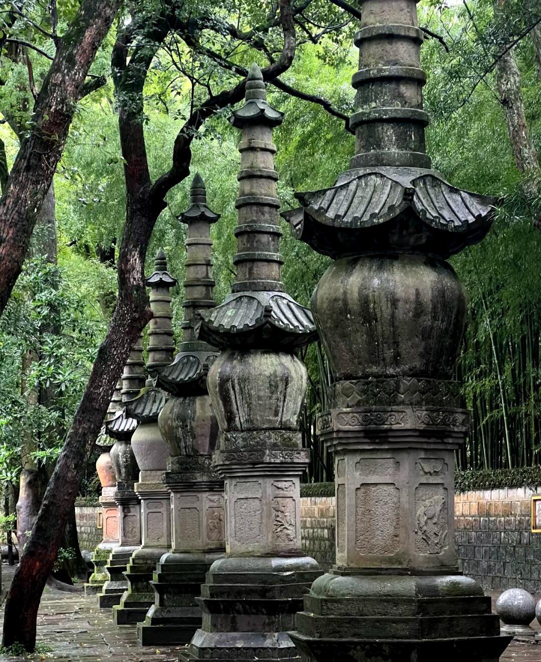 悠悠古韵 佛香梵影 天童禅寺天童寺,这座深藏于浙江省宁波市鄞州区