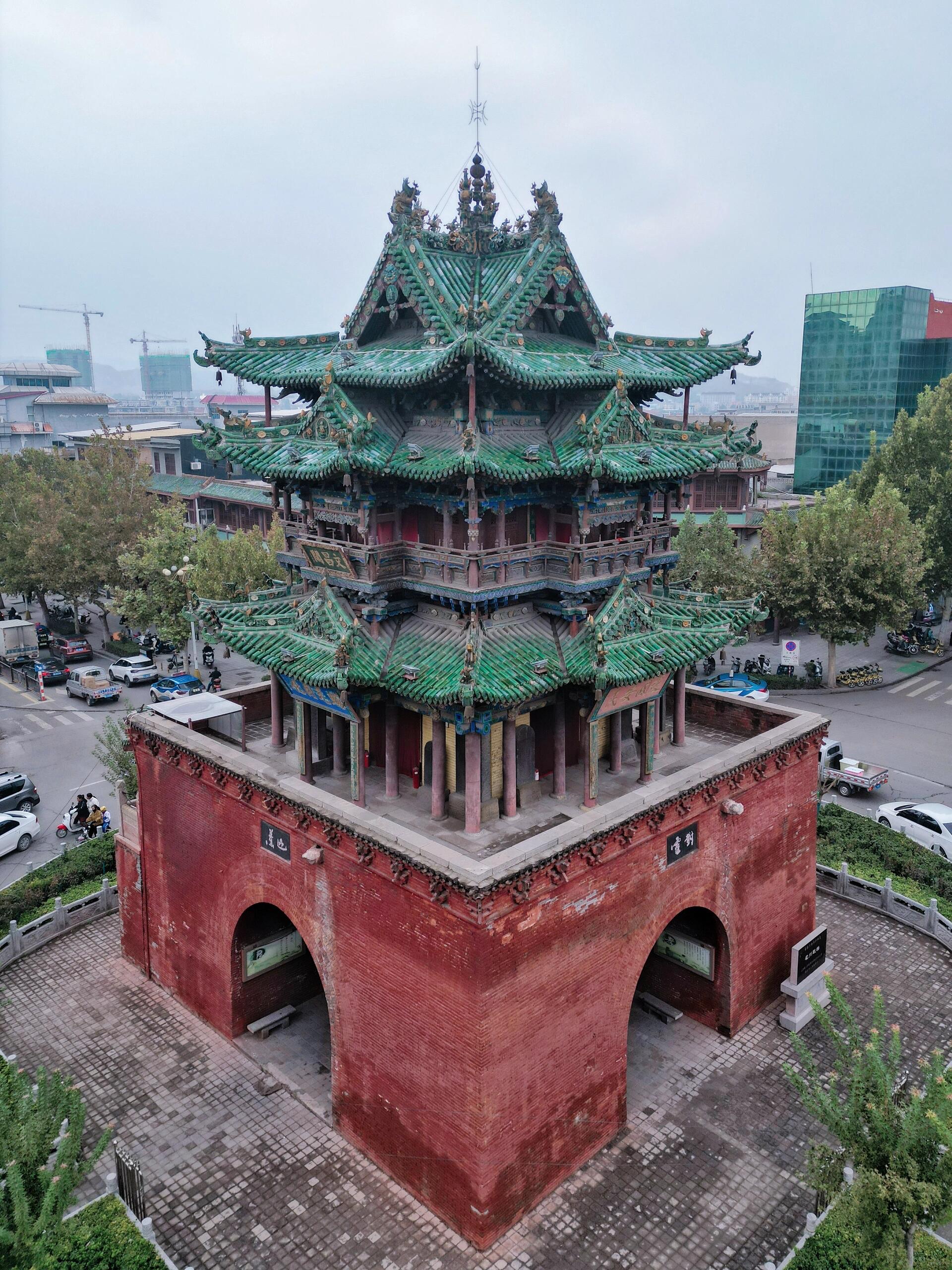 位于山西省霍州市中心,始建于明万历十一年