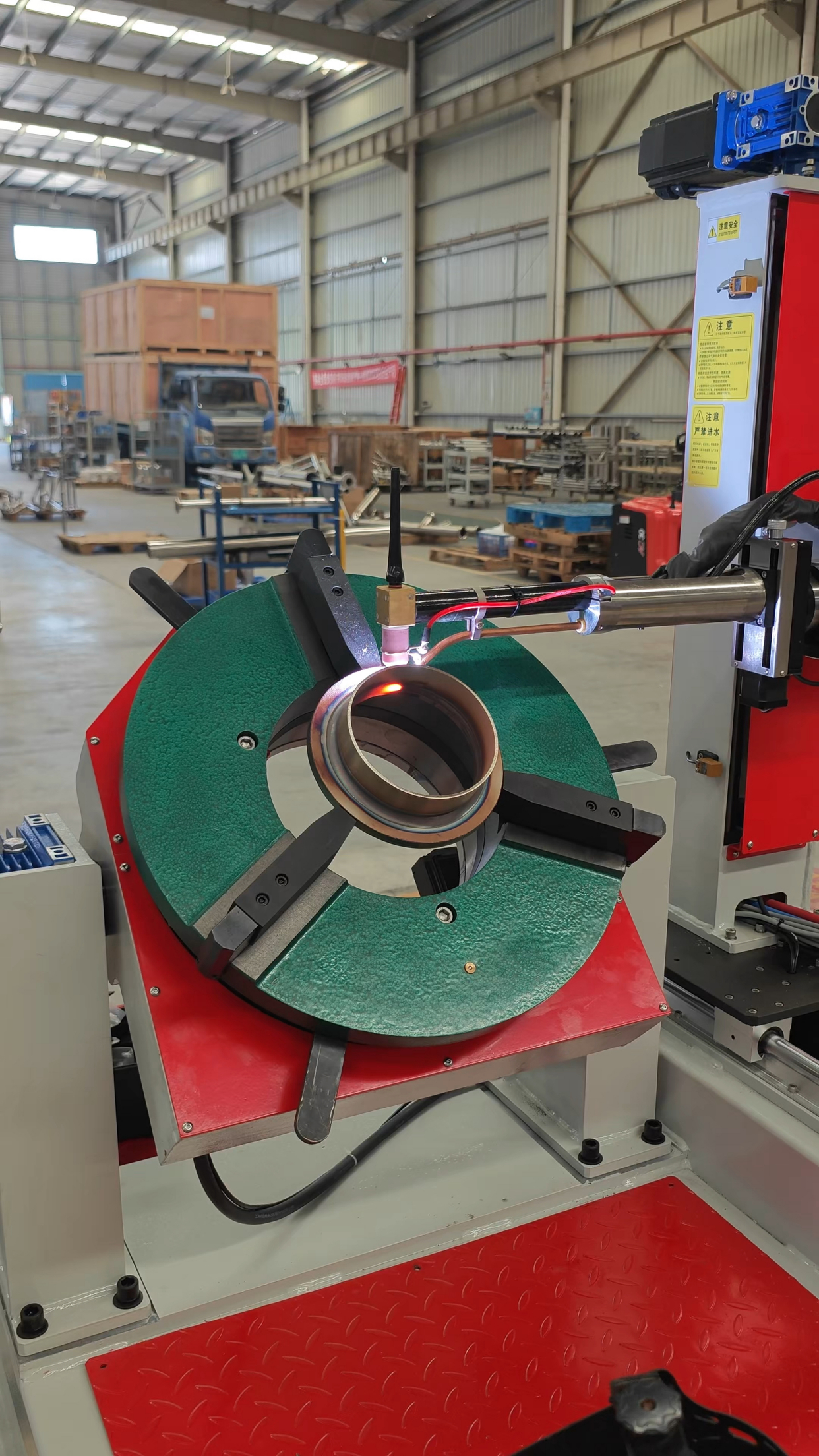 苏州线能量钟摆环缝自动焊机