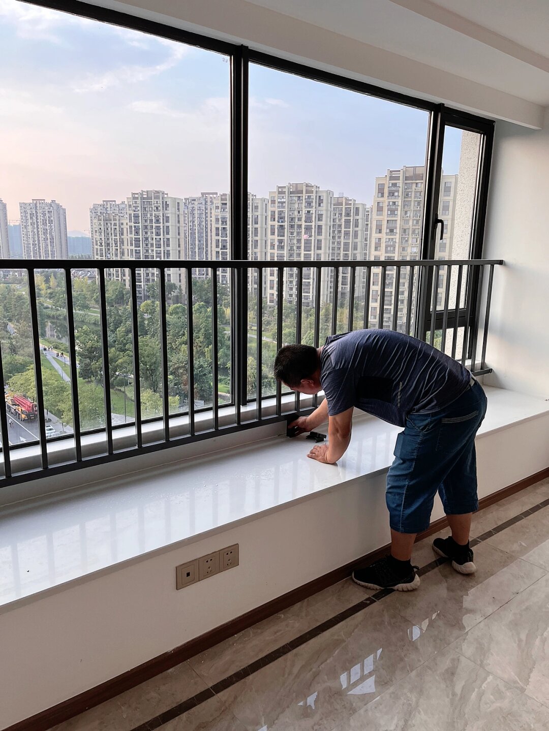 护栏图片200的墙上做窗和栏杆飘窗带听你们的,我把飘窗栏杆拆了客厅大