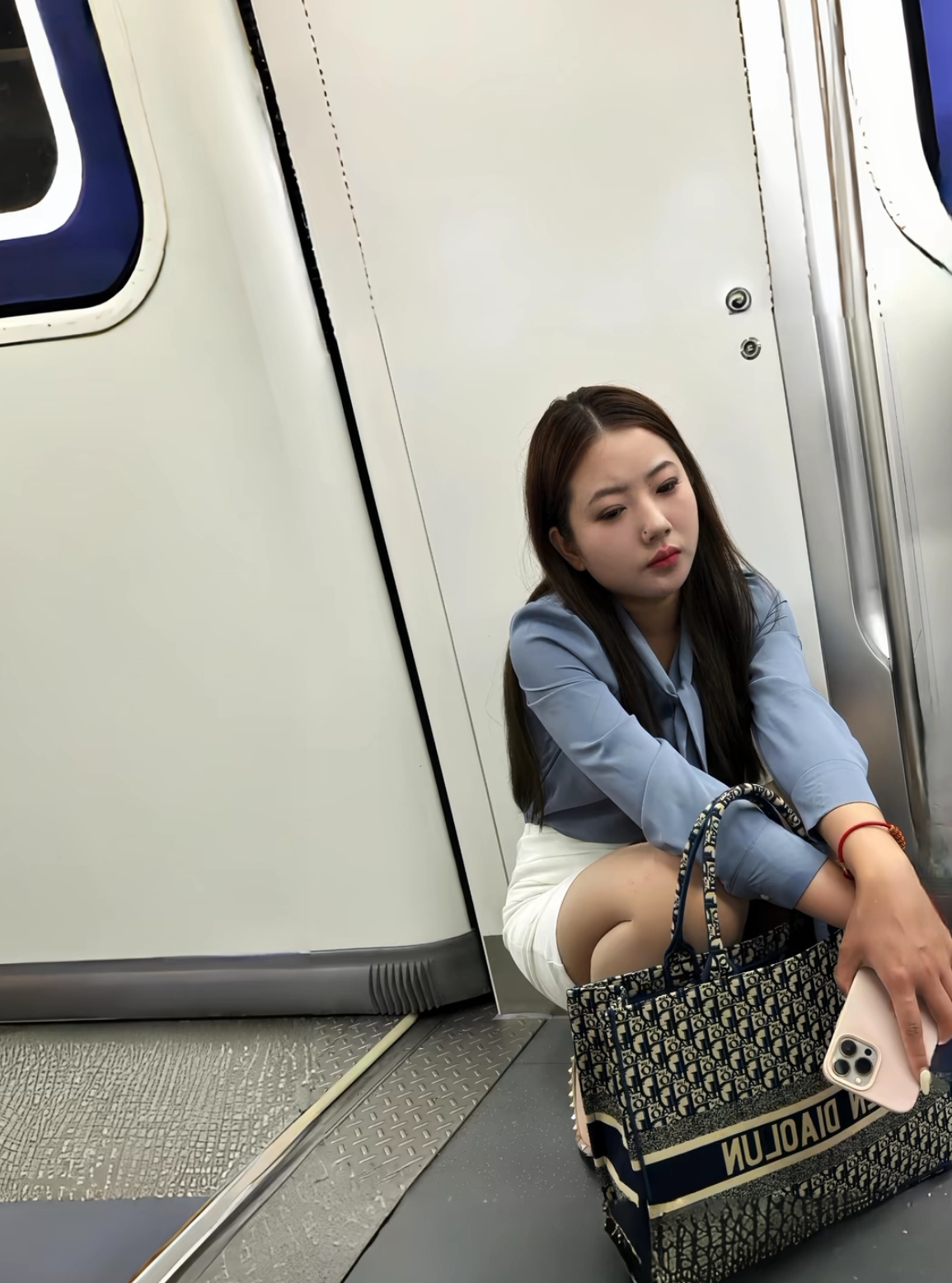 放不下一个人?不必刻意忘记,不必假装忙碌,独处的旅程是释怀的序章