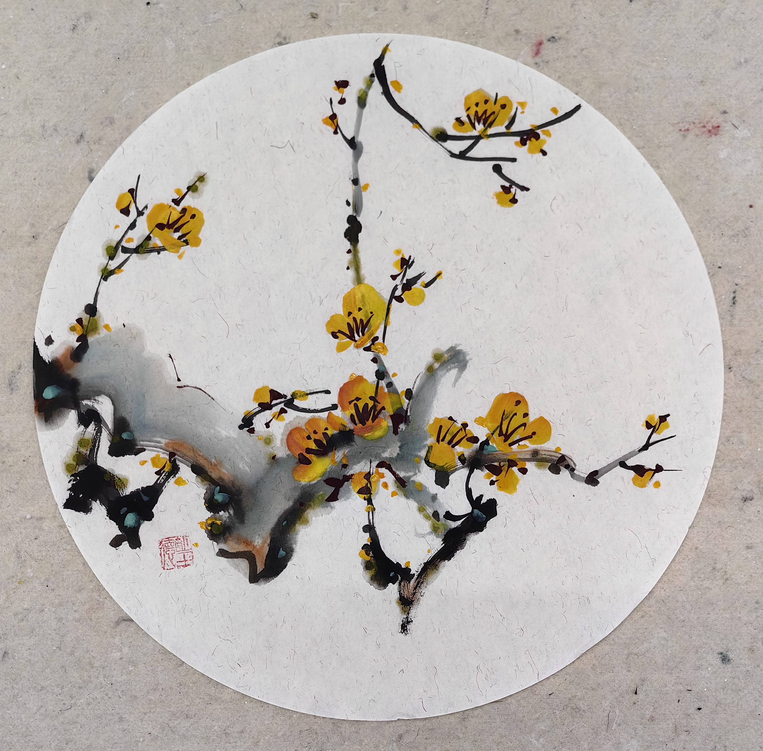 胡玉德老师创作《绿梅》《黄梅》《红梅》国画小写意圆形构图