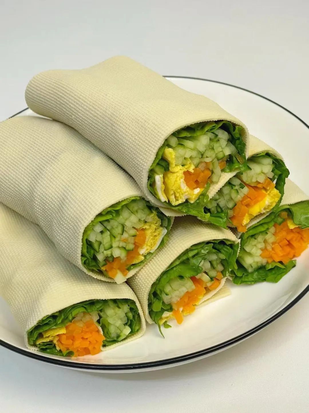 美食做法:千张鸡蛋蔬菜卷,低卡又好吃