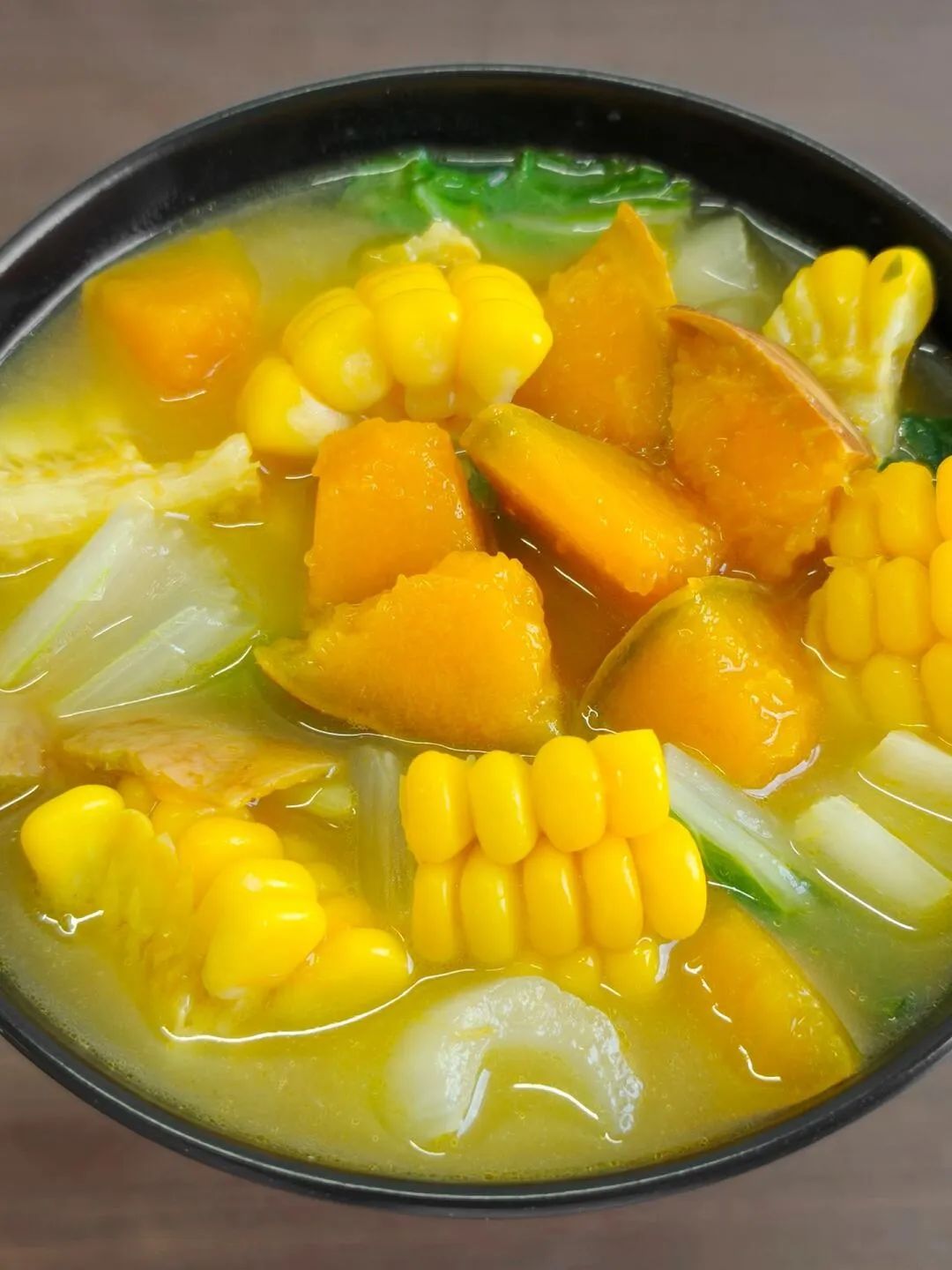 低卡饱腹的南瓜玉米蔬菜汤,做法简单
