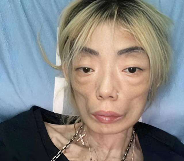 伍智恒哭红了眼睛,她明白,现在的自己早就配不上年轻有为的丈夫了