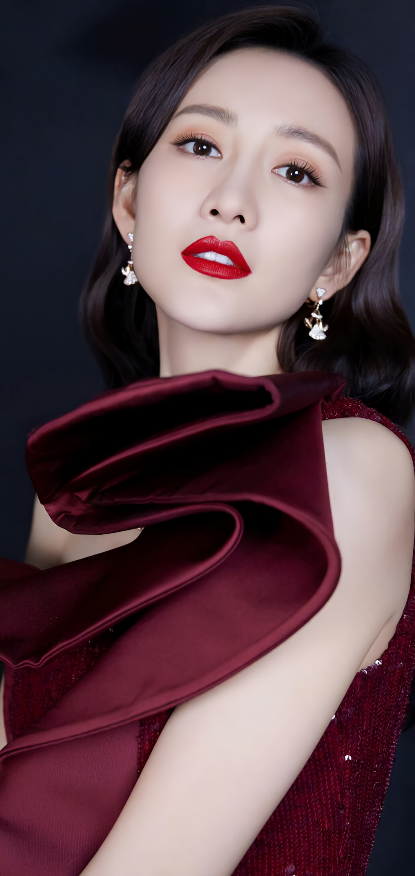 王鸥美图集:眸光流转,温婉如水,每一帧皆是温柔