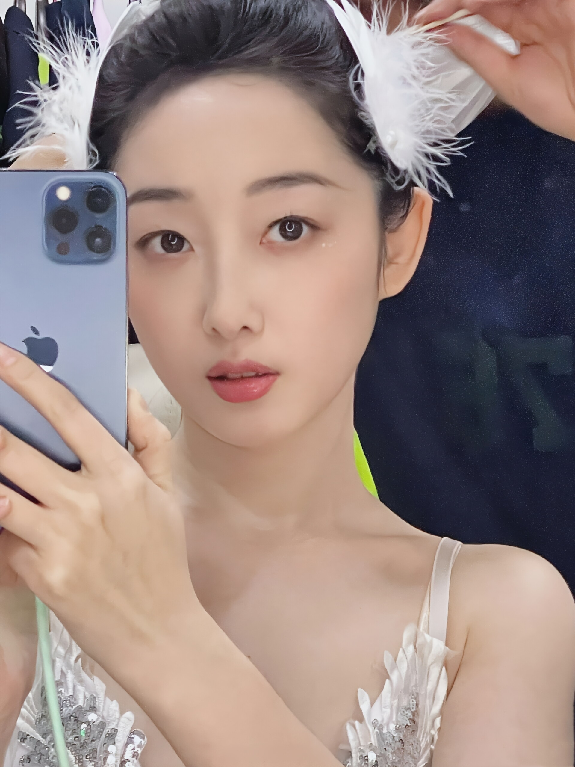 在芭蕾舞台上,她宛如纯桨爬傥杞捂 蒋梦婕代言照吴梦婕蒋梦婕舞蹈生