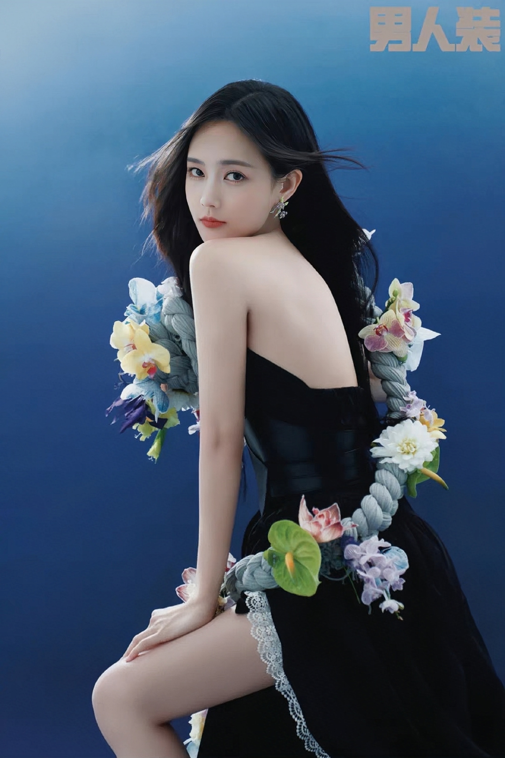 李一桐《男人装》杂志封面,定格美丽瞬间,挑战自我,诠释多元魅力!