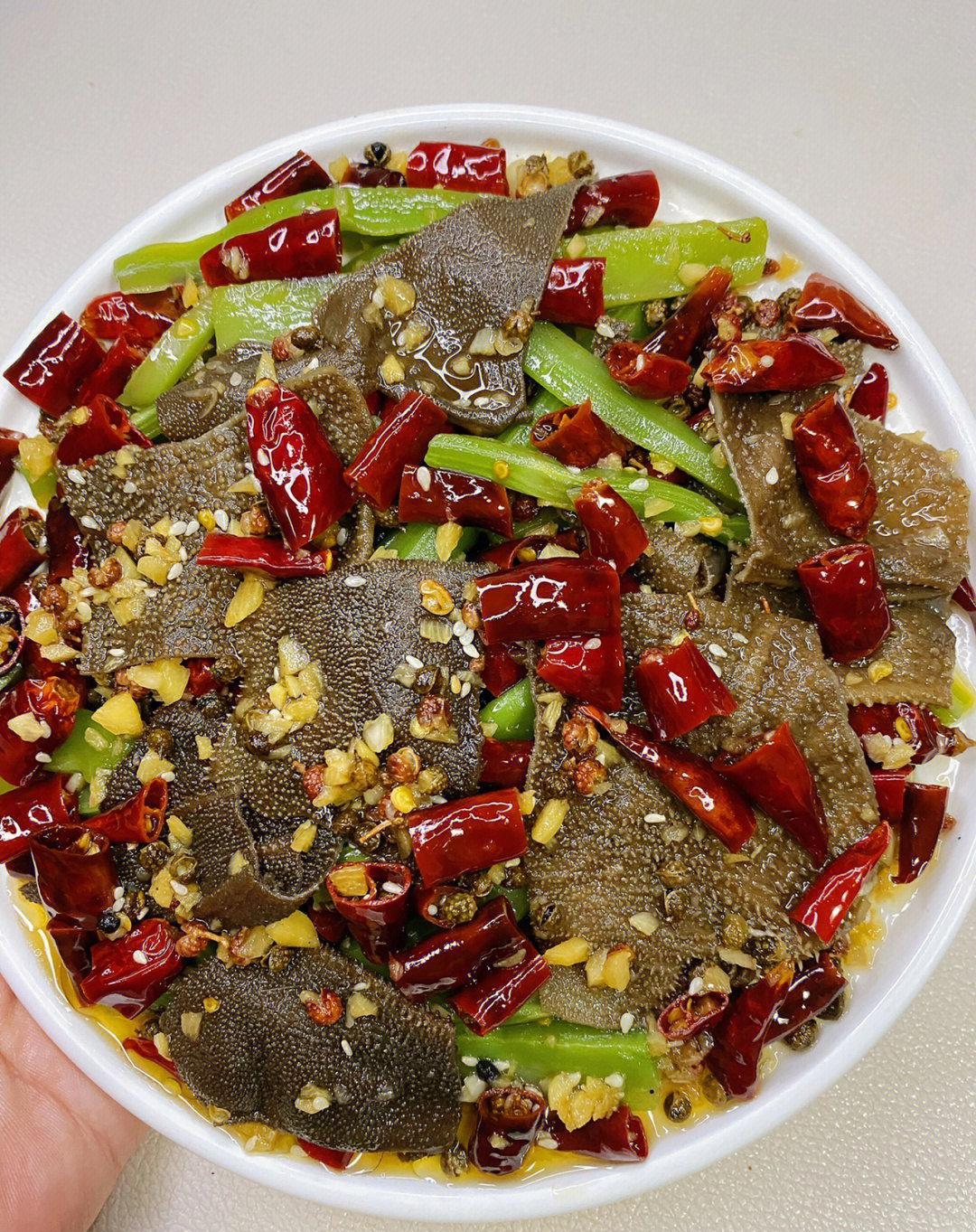 毛肚炝拌贡菜一口下去嘎嘣脆无敌好吃
