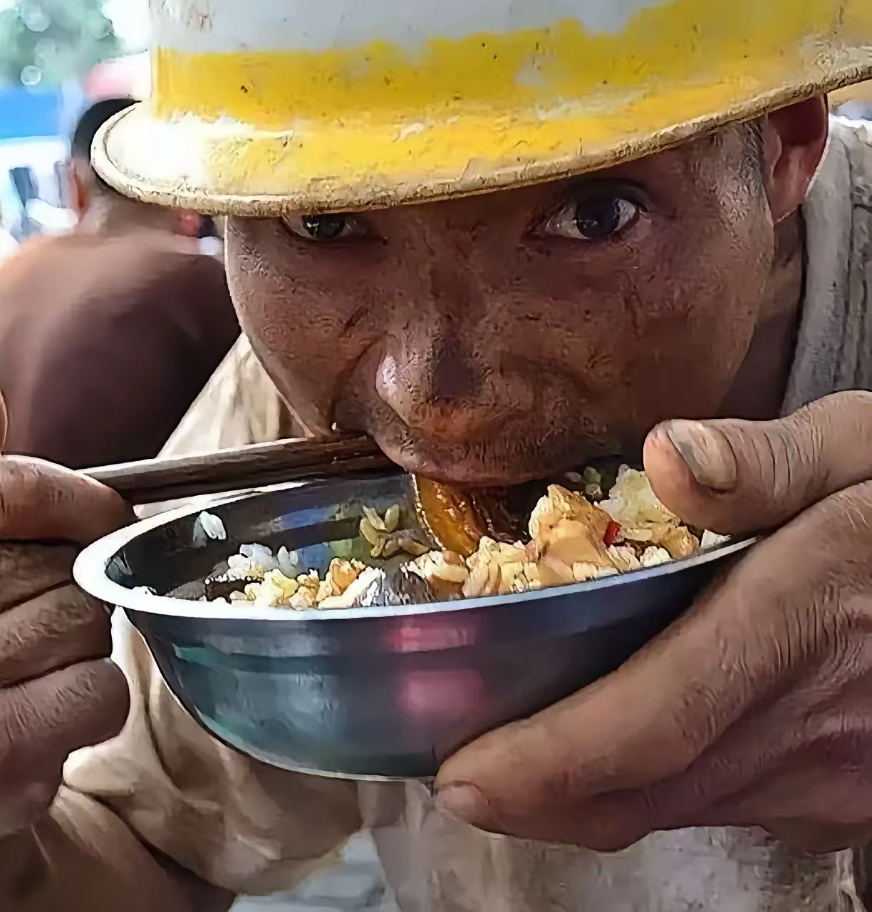 就吃10块钱穷苦农民图片穷苦的农民图片农民干活的图片最心酸的农民工