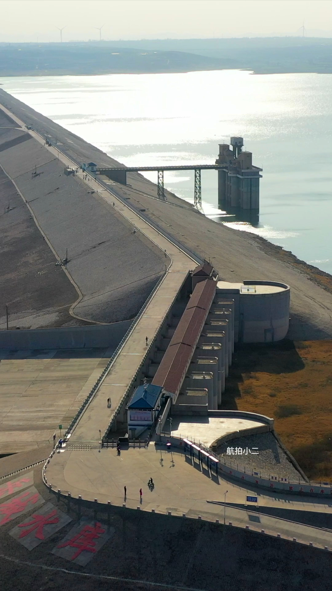 河北岳城水库,30万余人历经十年修建而成,被誉为亚洲第一大土坝