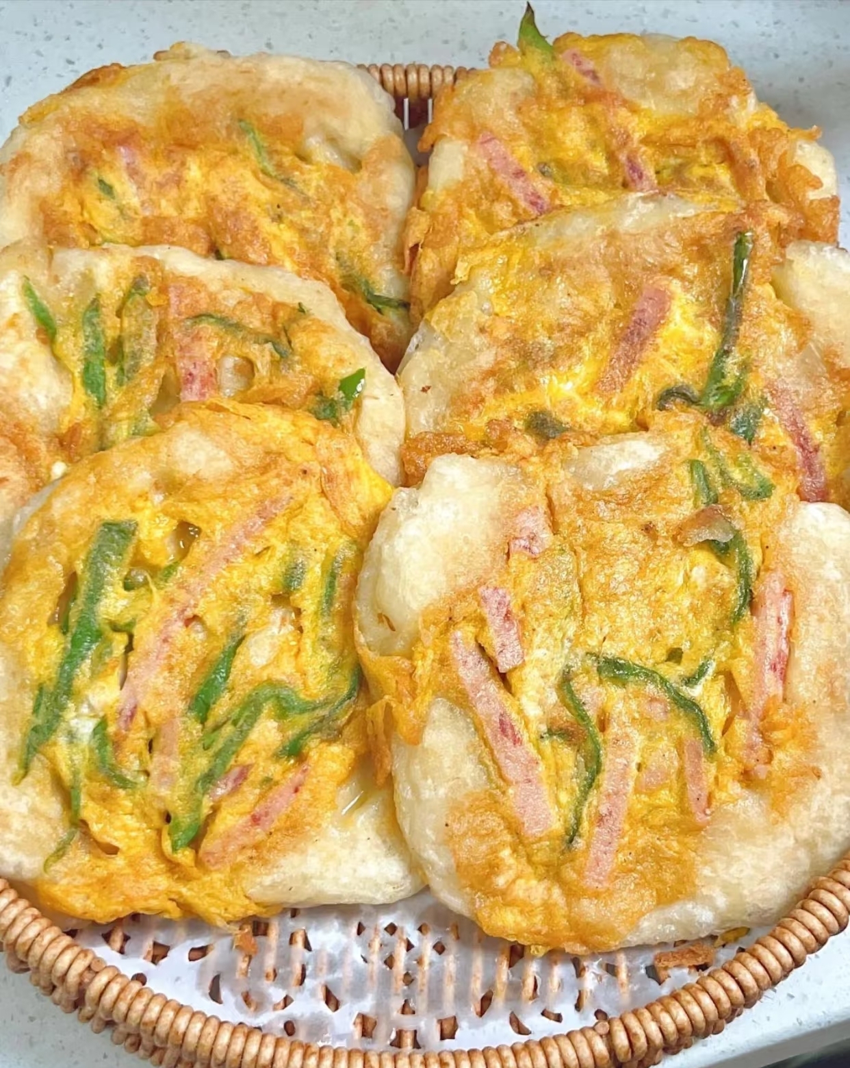 青椒火腿鸡蛋饼:一口就爱上的美味!