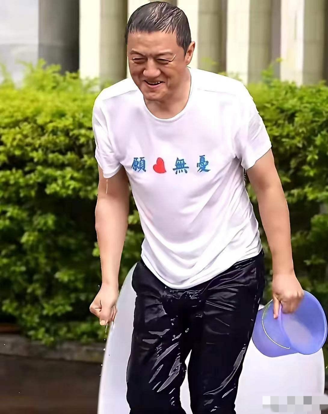 53岁的李亚鹏如今对生意上的亏赚真没那么在意了只要没遇上啥大麻烦