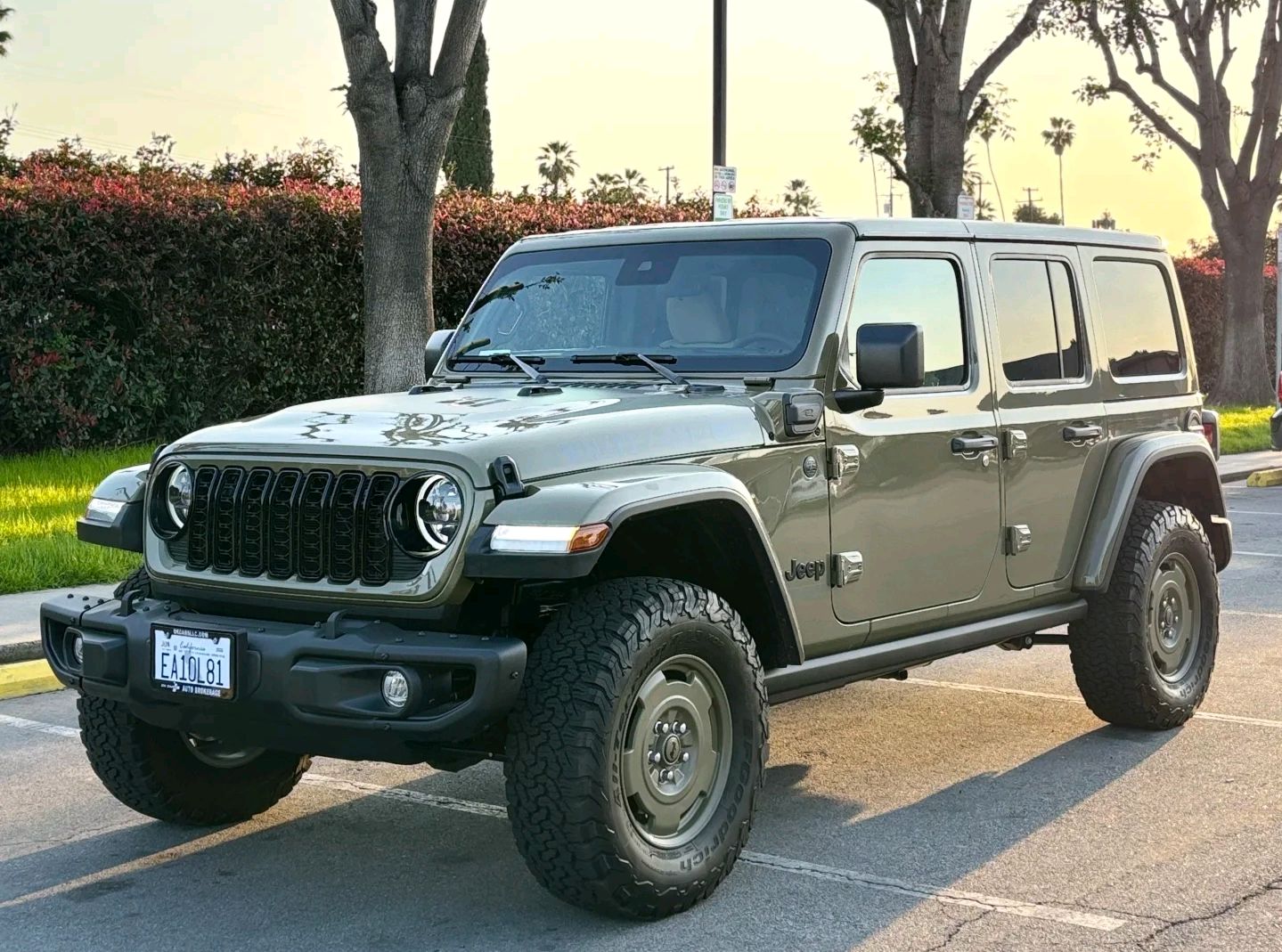 "混动"jeep牧马人实车亮相,油耗更低越野魅力依旧