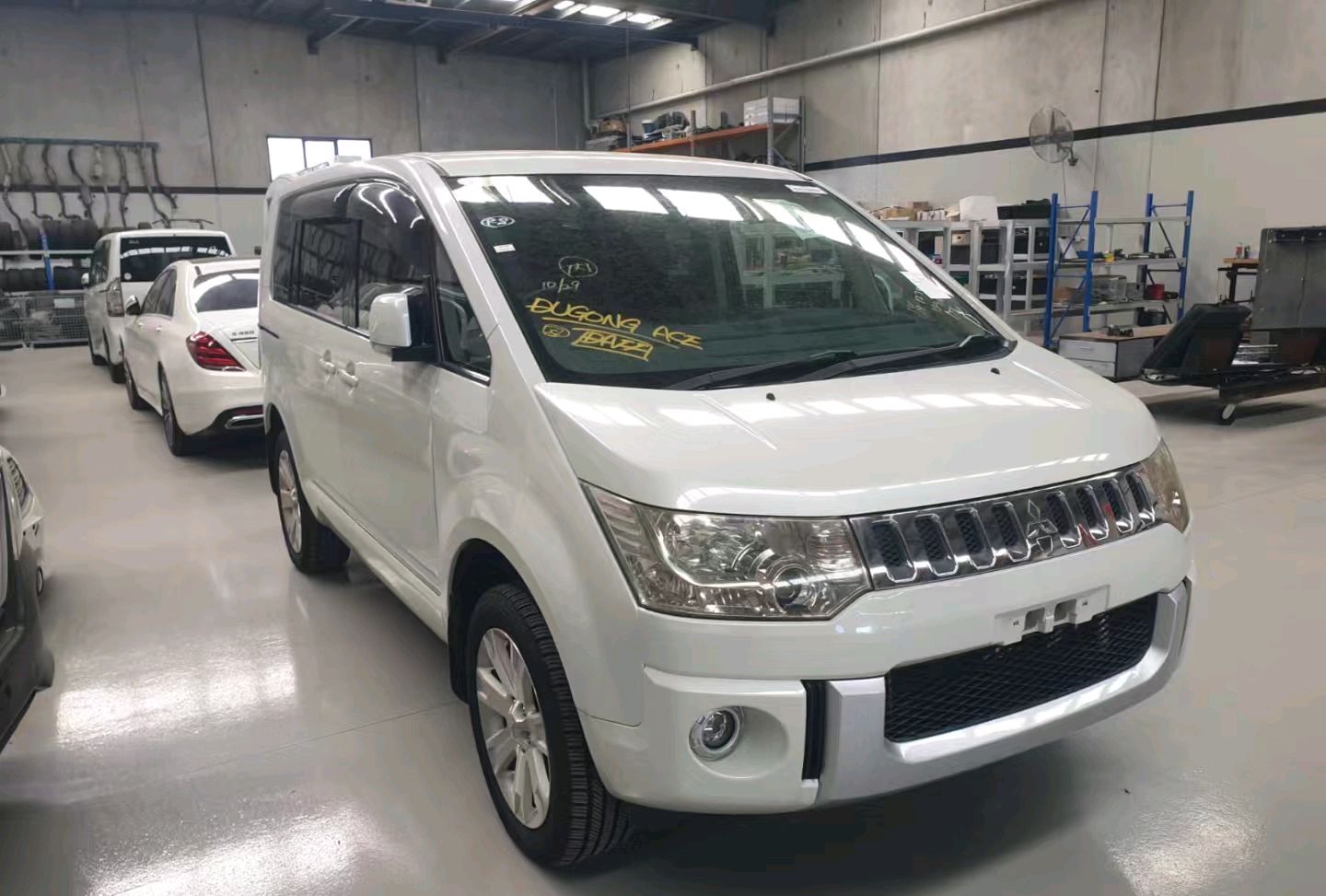 mpv车型的骄傲!三菱得利卡汽油四驱版车型品鉴