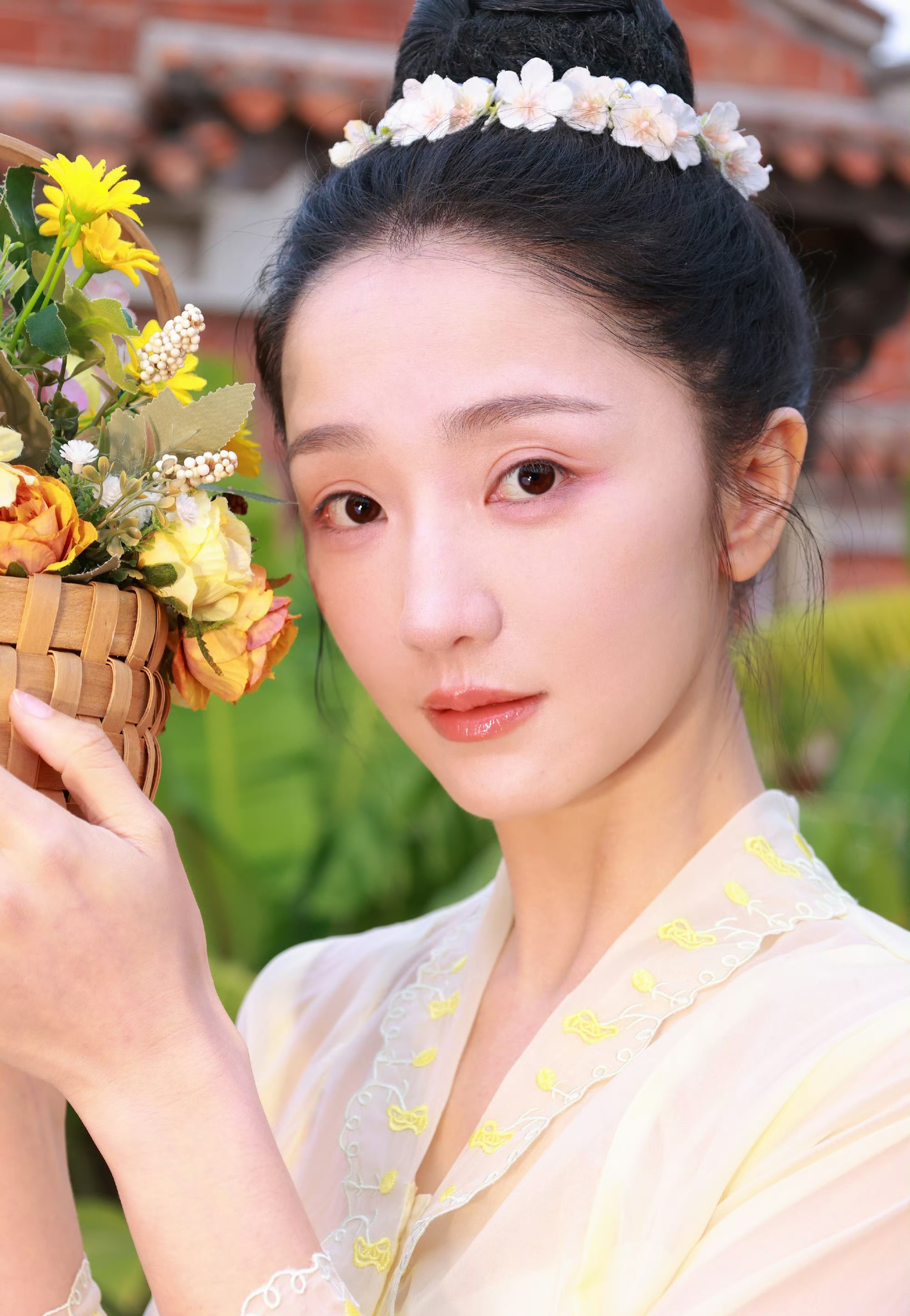 肖燕又现马来西亚民族风穿搭,重返小娘惹妆造,可称的上内娱的第一位"